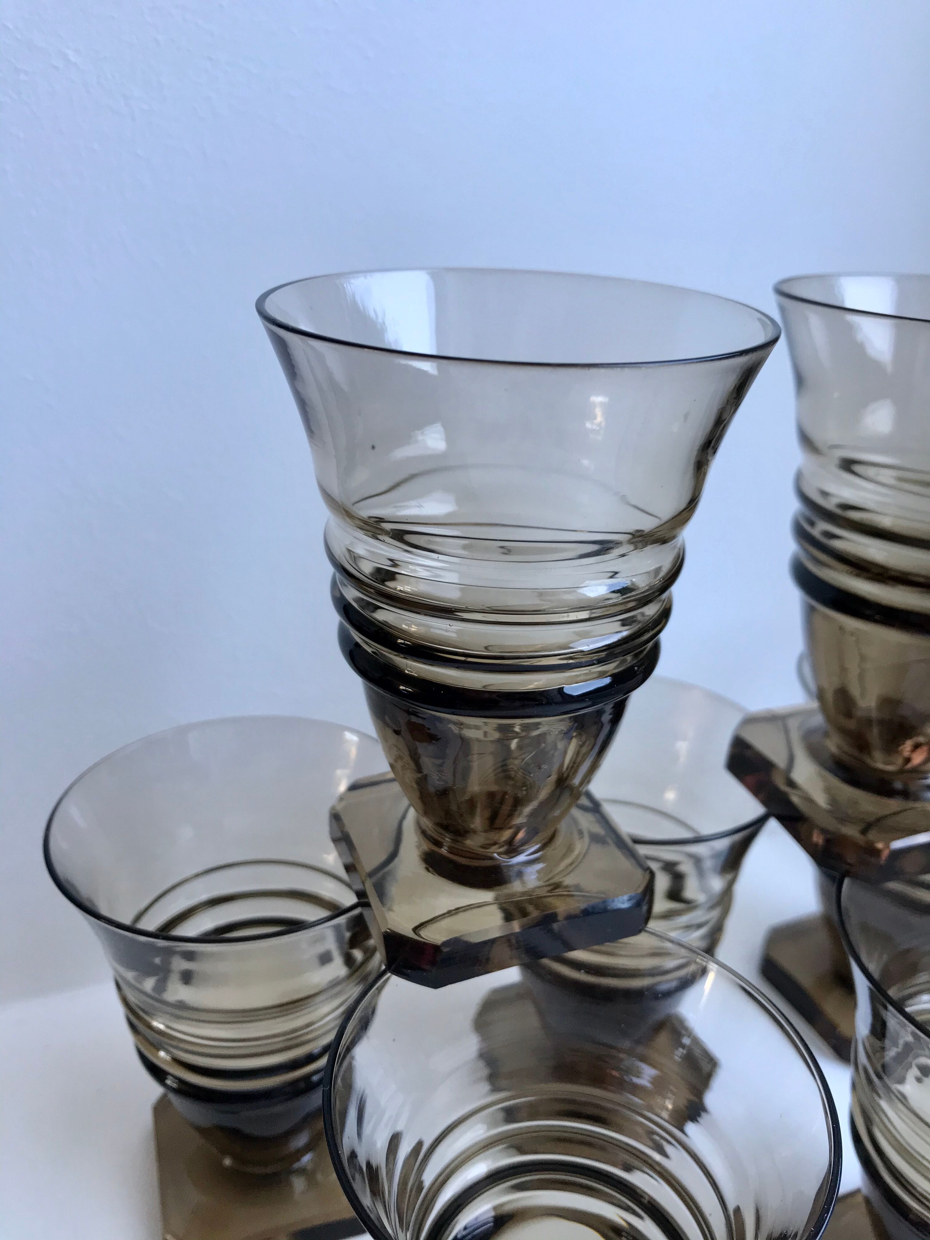 Set of 7 glasses in art deco smoked glass 30s