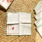 Nappe à thé brodée main