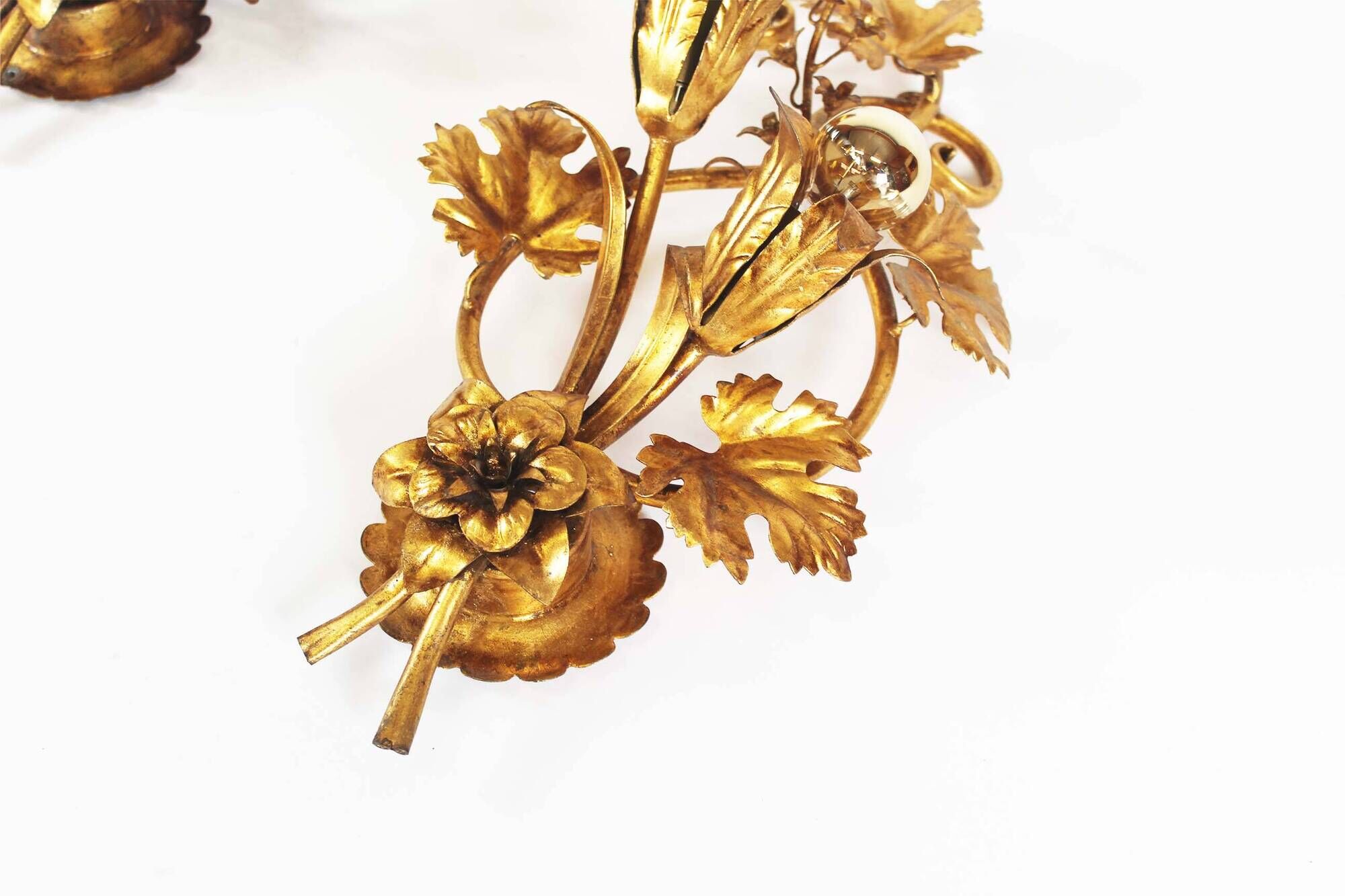 Stunning set of vintage Italian gilt florentine sconces by Biasca