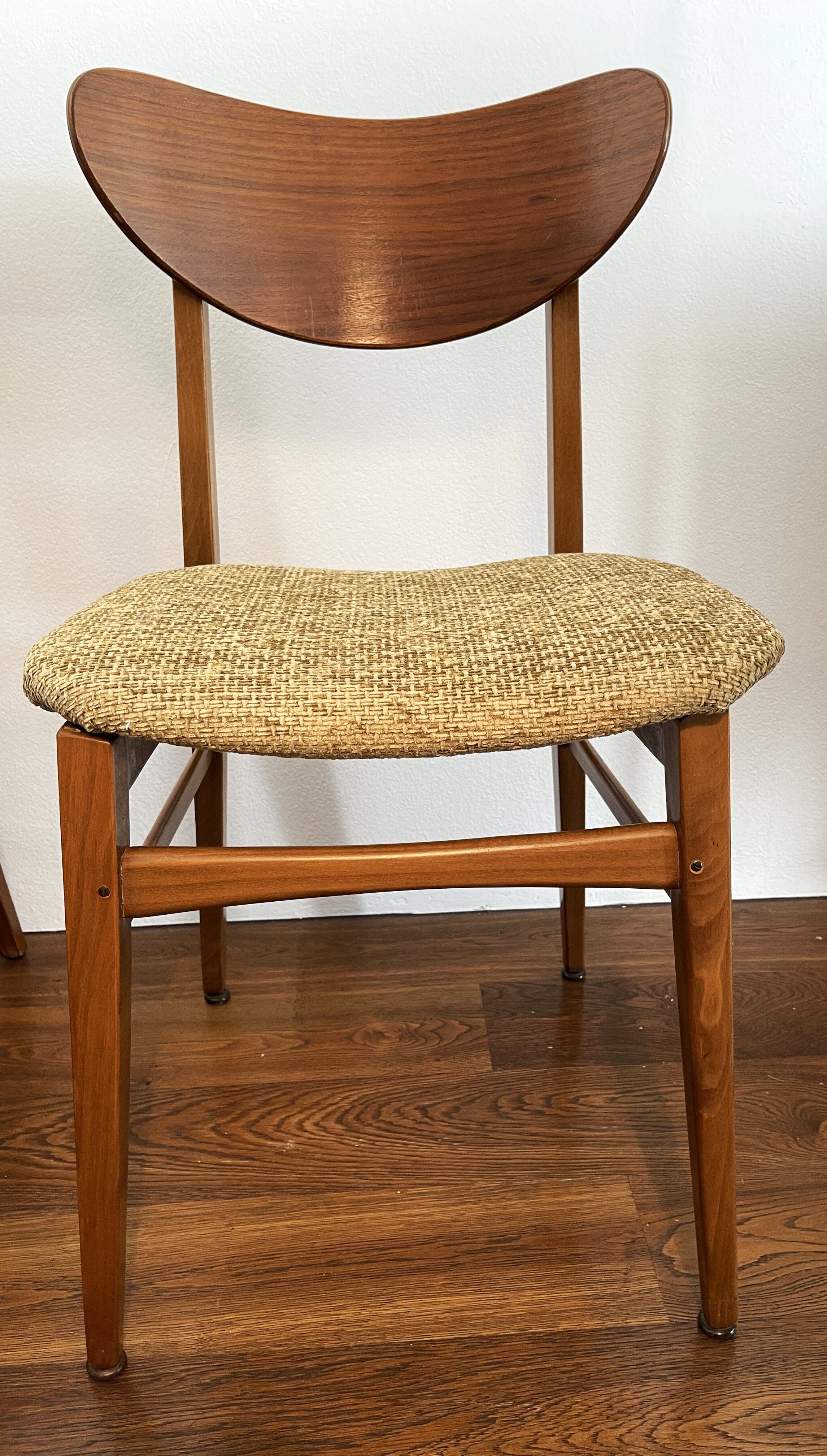 4 chaises scandinaves vintage