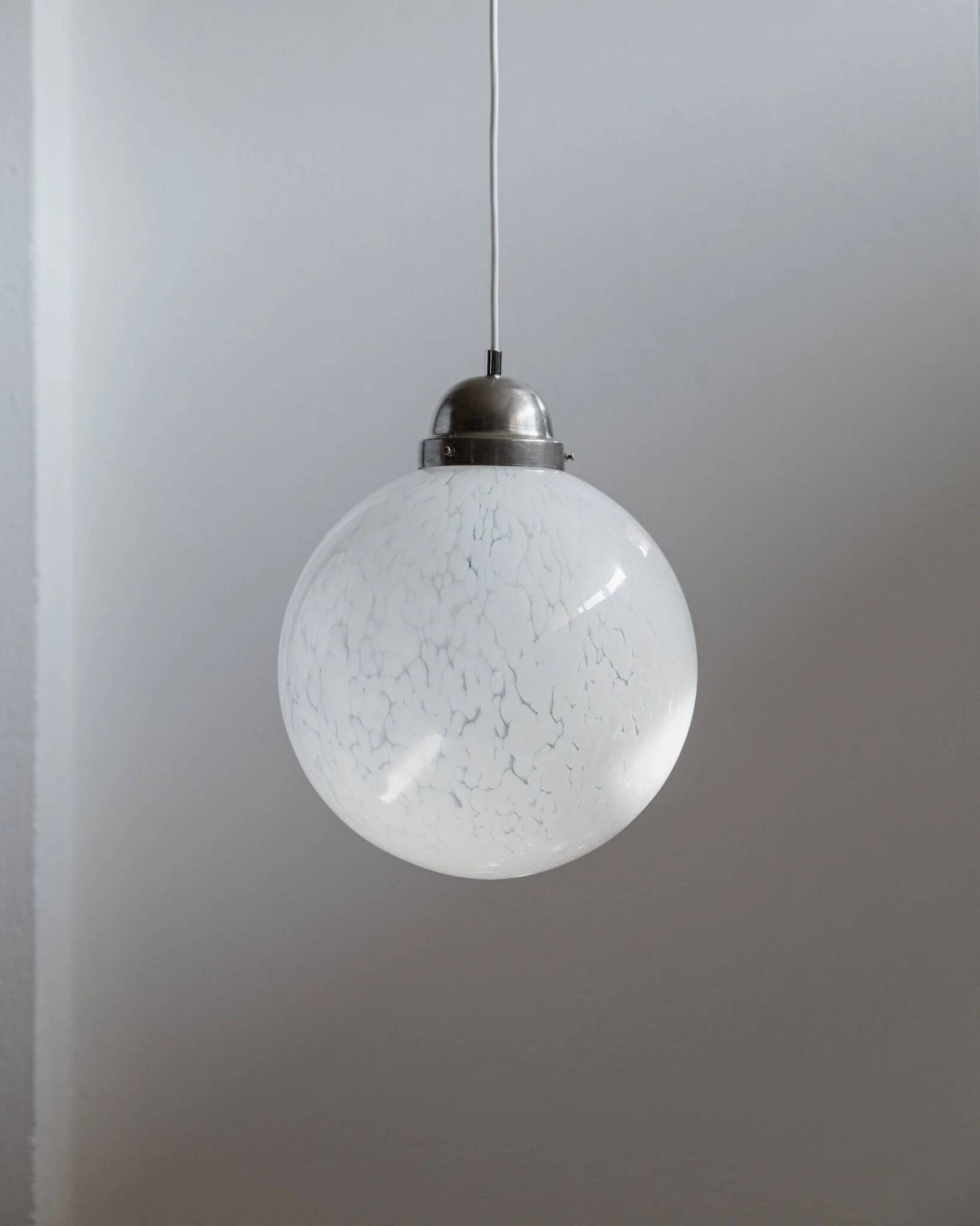White Murano Glass Globe Pendant Lamp with Chrome Top – 1960s Space-Age, XL Mid-Century Ceiling Light