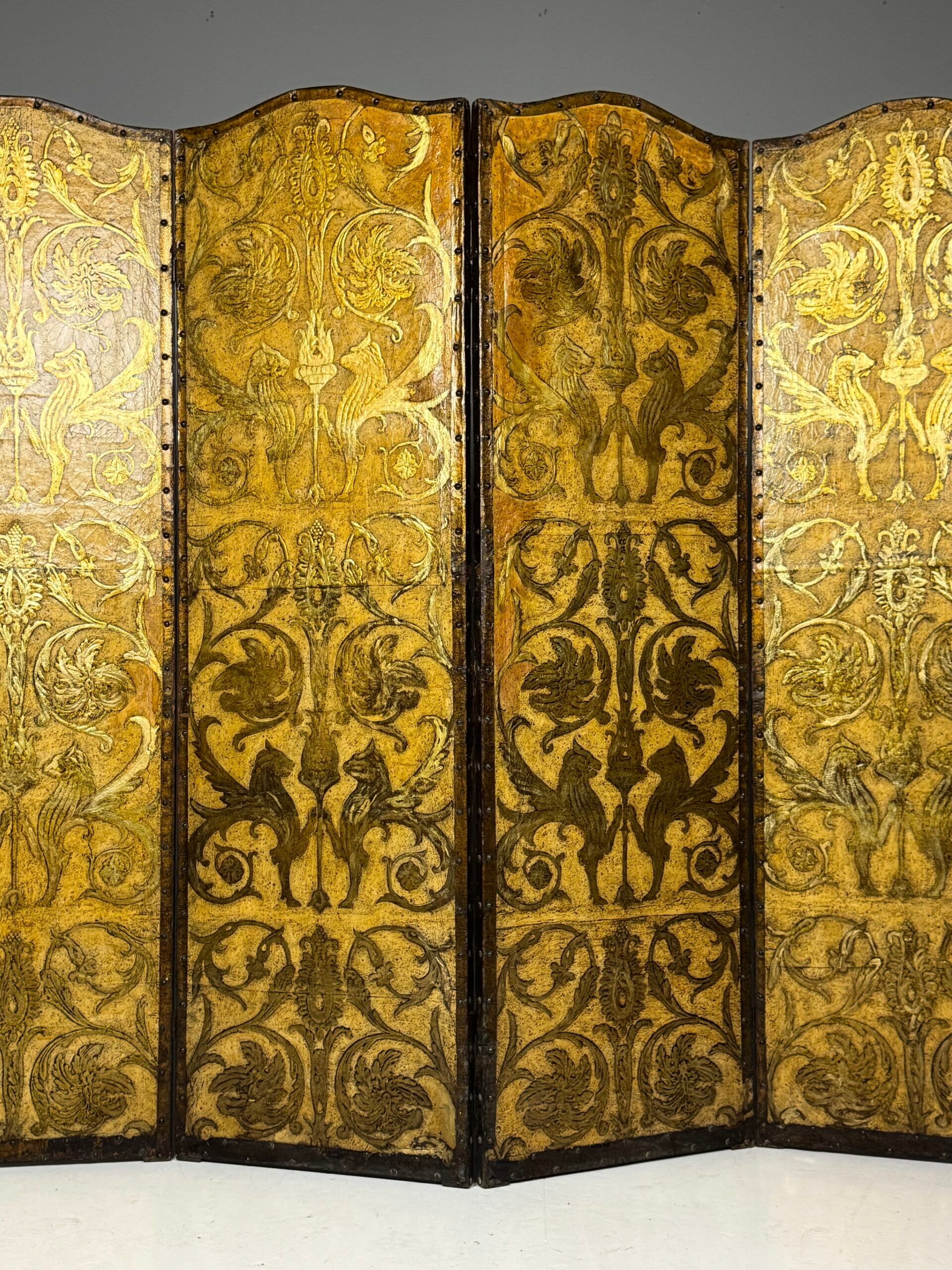 Paravent jaune et doré du 19ème siècle