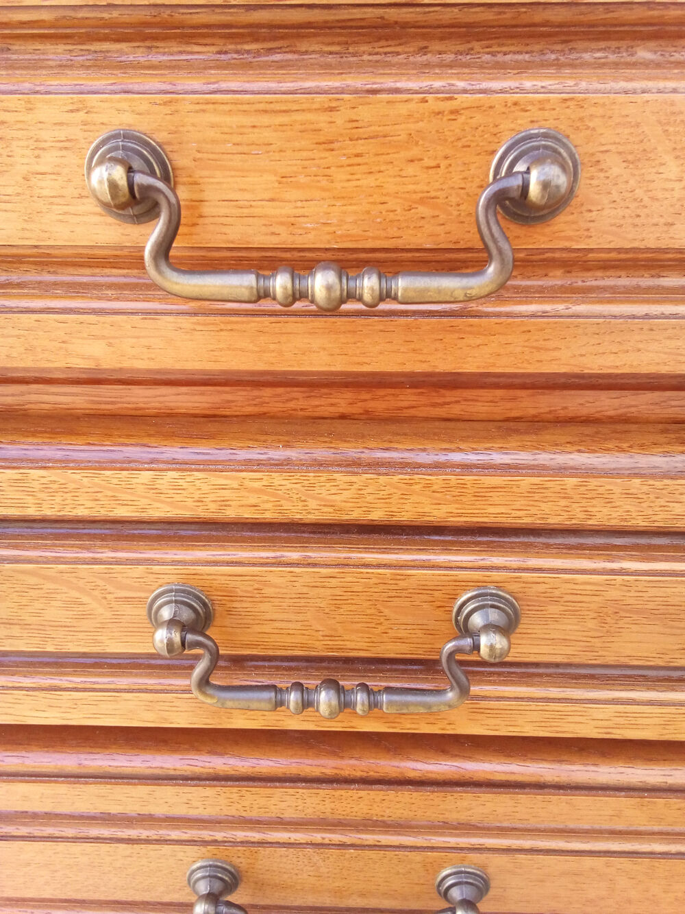 Chest of drawers