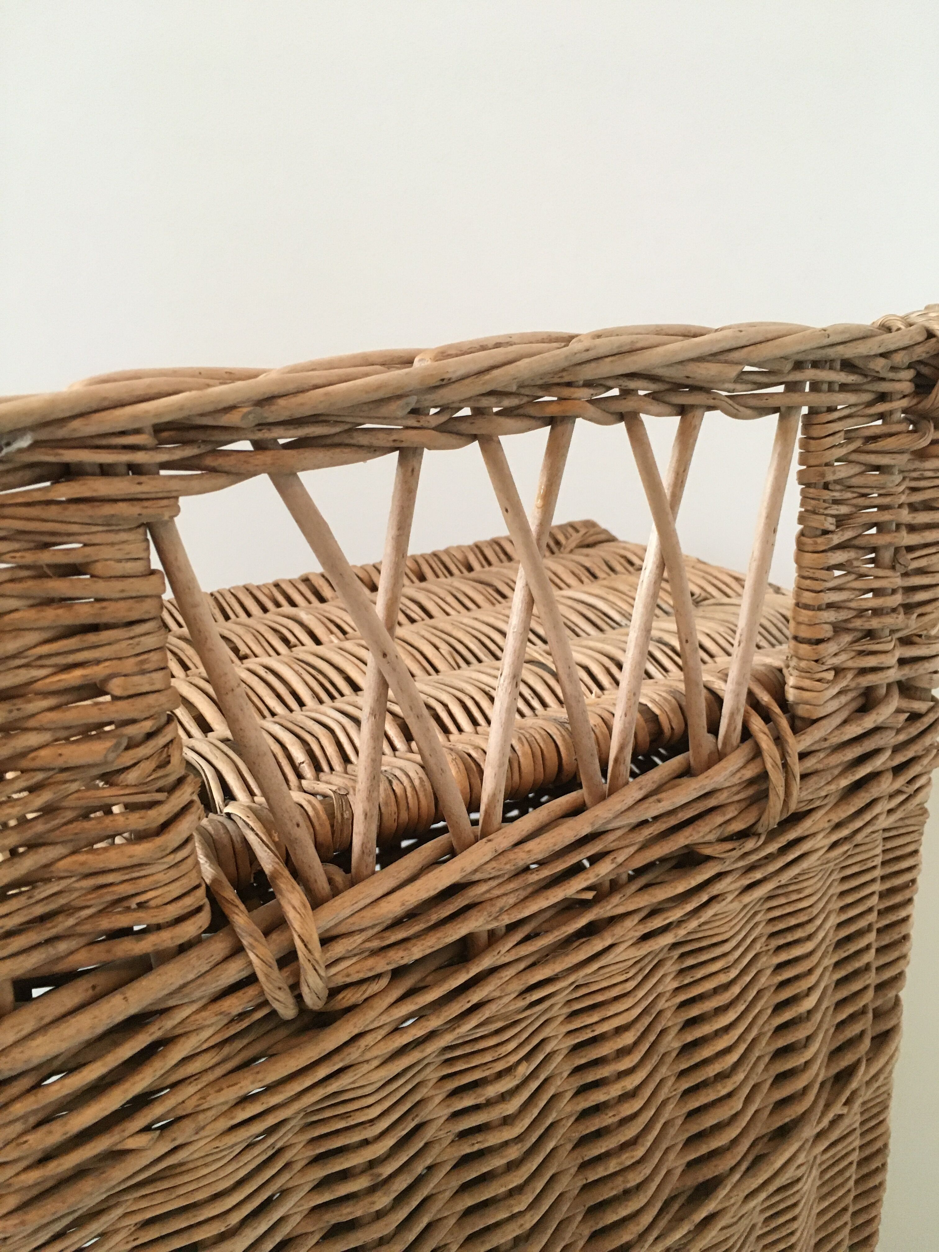 Clothes basket or wicker bread hut