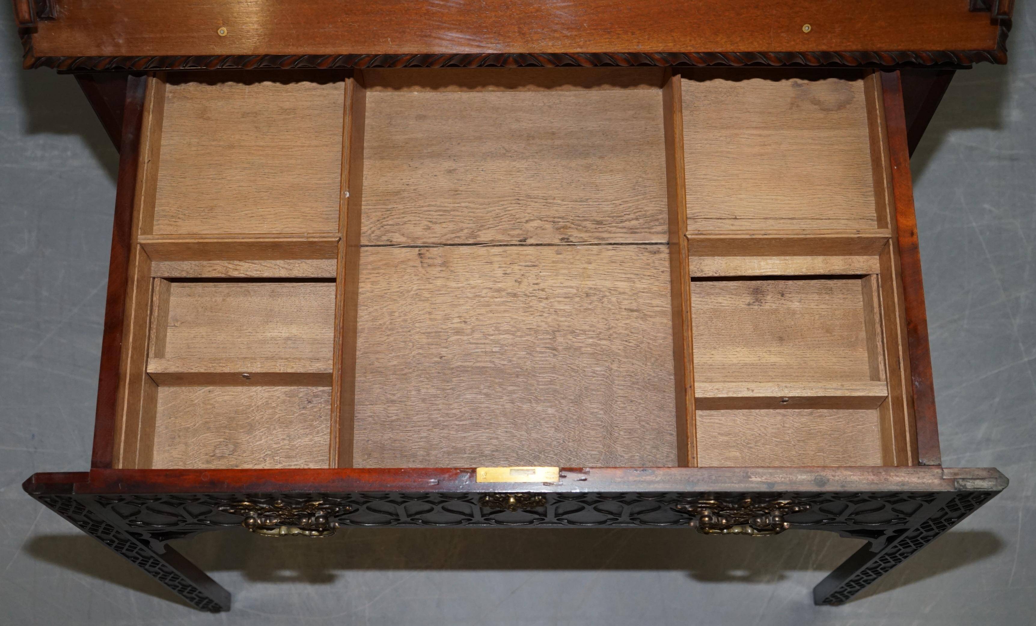 Bureau de travail d'architecte en bois dur George III Thomas Chippendale