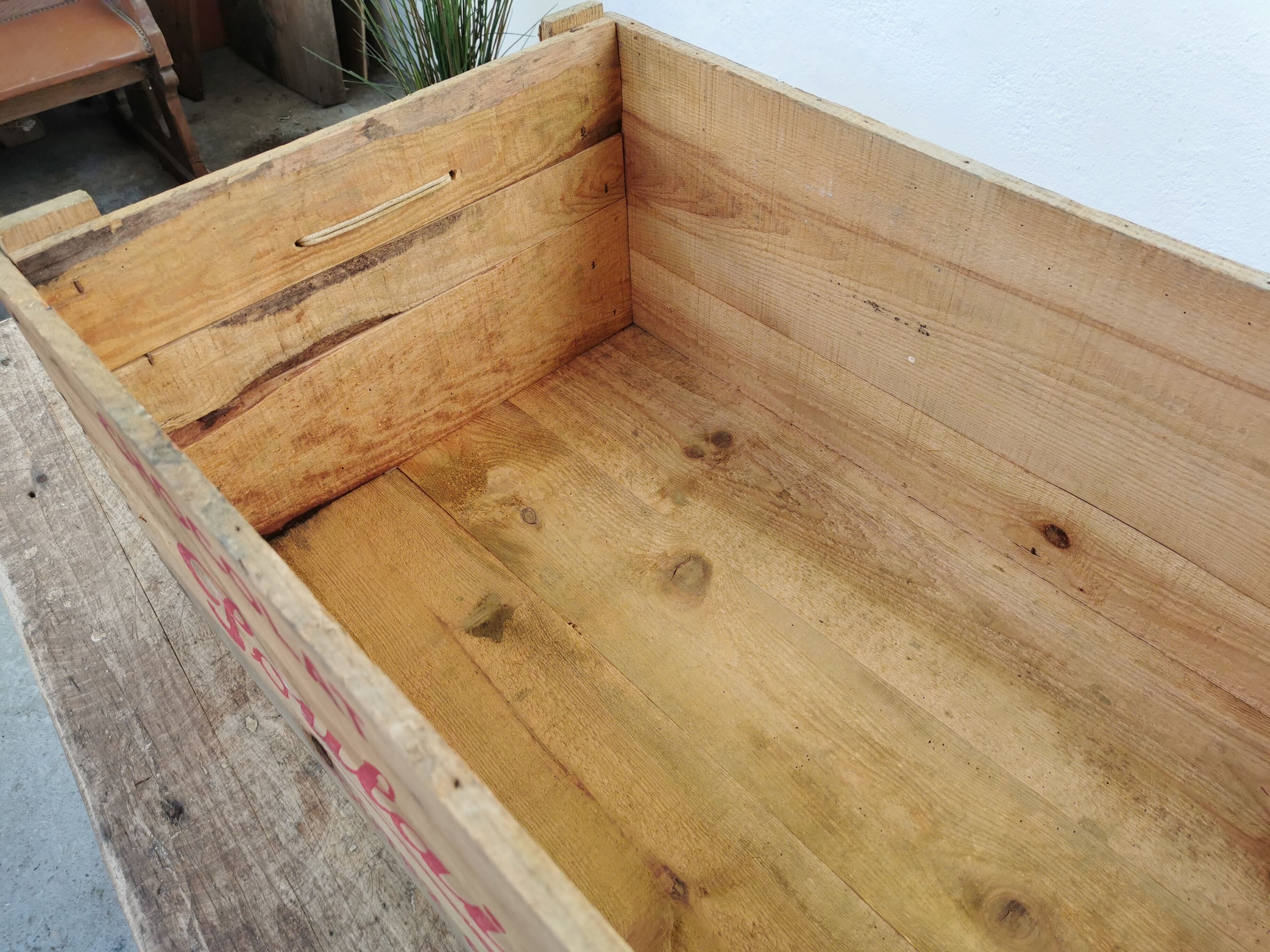 Vintage wooden box Chocolat Poulain