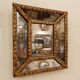 Miroir perlé en bois doré du 18e siècle