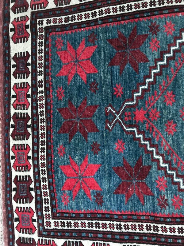 Carpet vintage Turkish Anatolia Yagcibedir done hand 104 X 182 CM