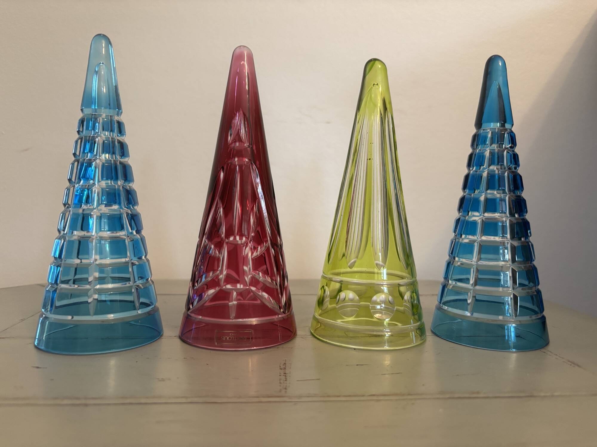 Set of 4 small glasses known as "cul sec" from Saint Louis in Colombine crystal.