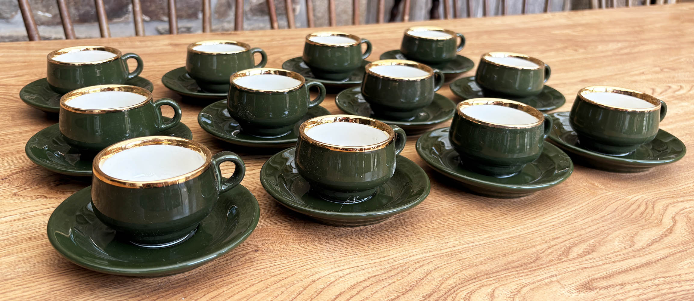 Coffee service for 12 cups "Helvetia Express" — Parisian bistro