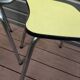 Paire de chaises en formica jaunes