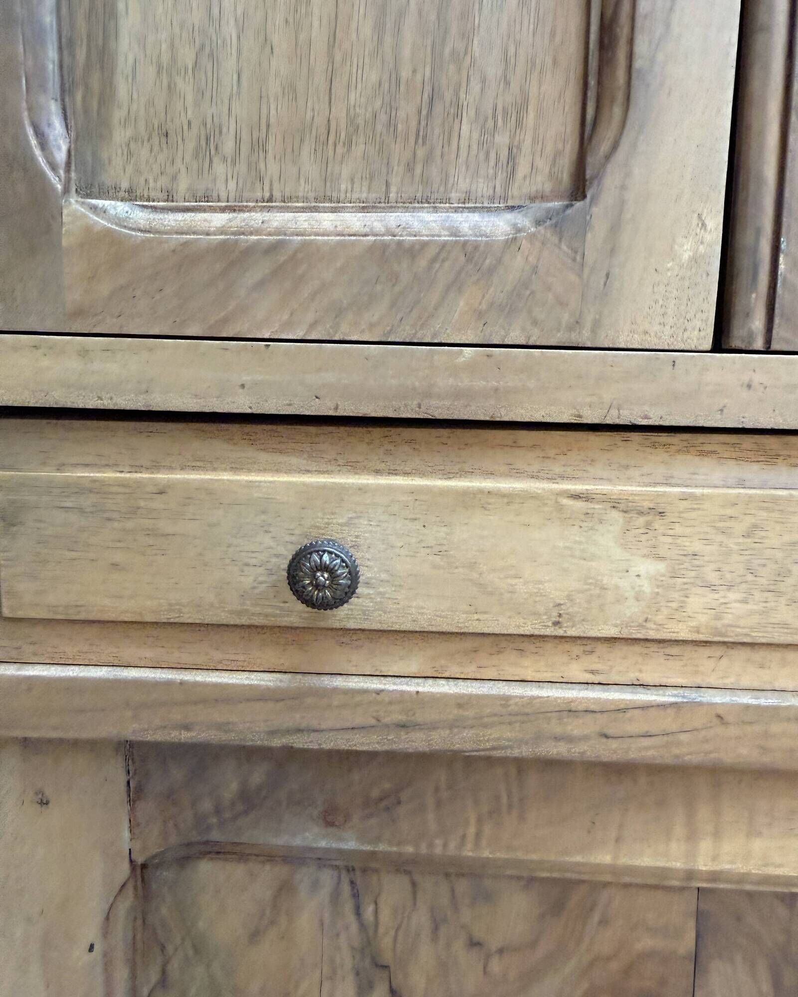 Small high buffet in walnut (renovated)