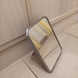 Barber mirror to put down