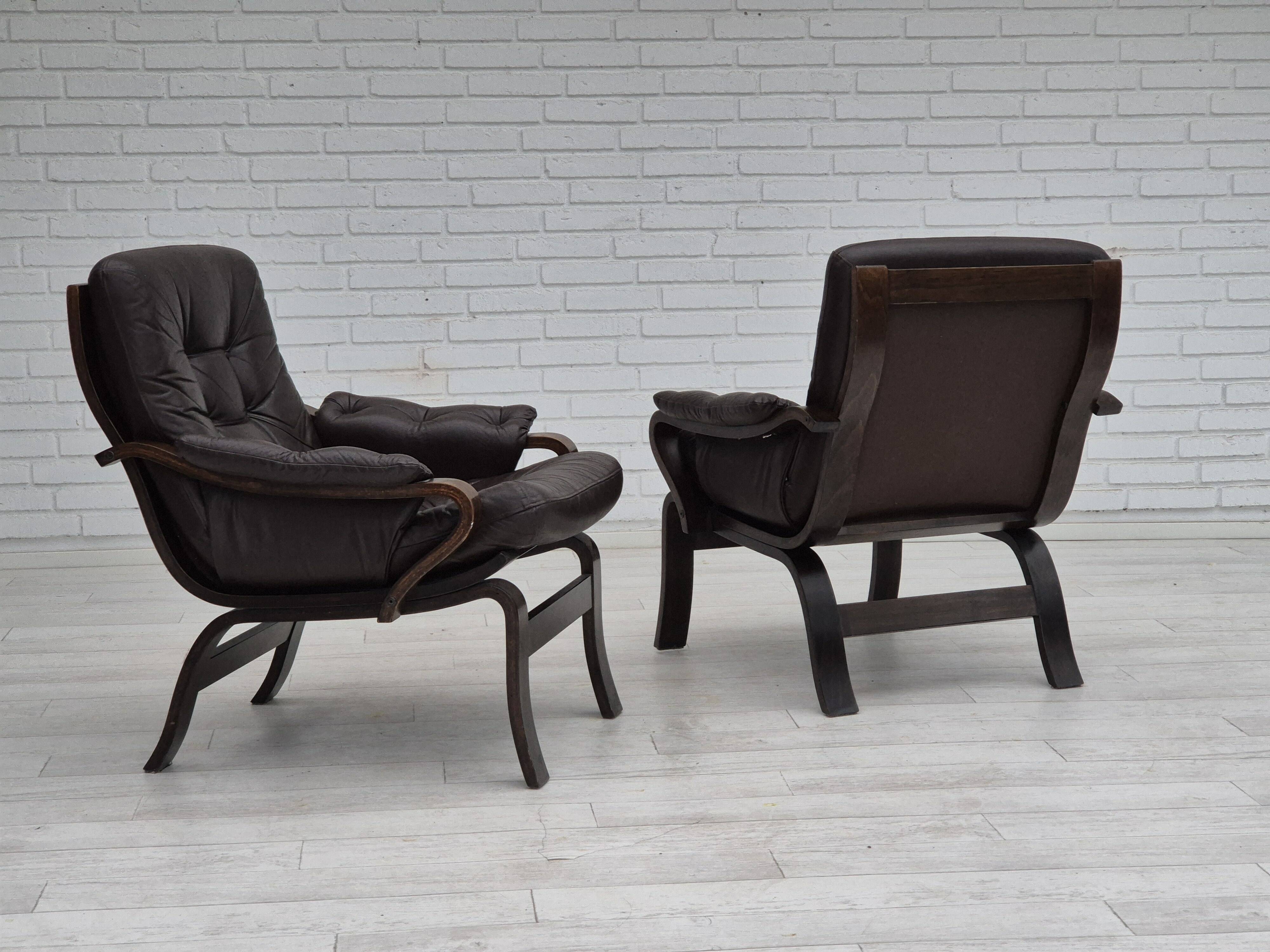 1970s, Scandinavian lounge chair in original condition, brown leather, dark bent wood.