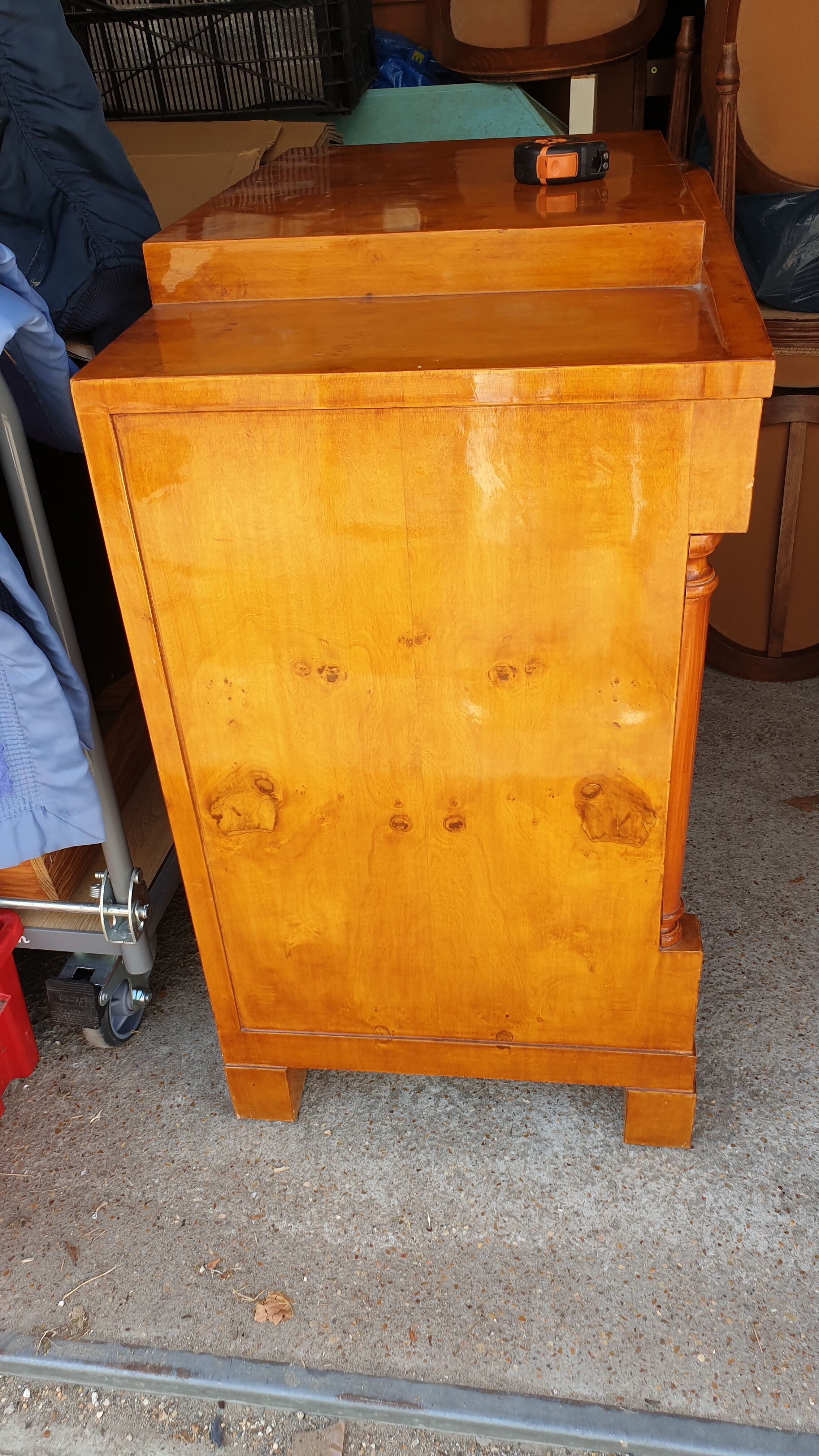 Commode en ronce de noyer XXème