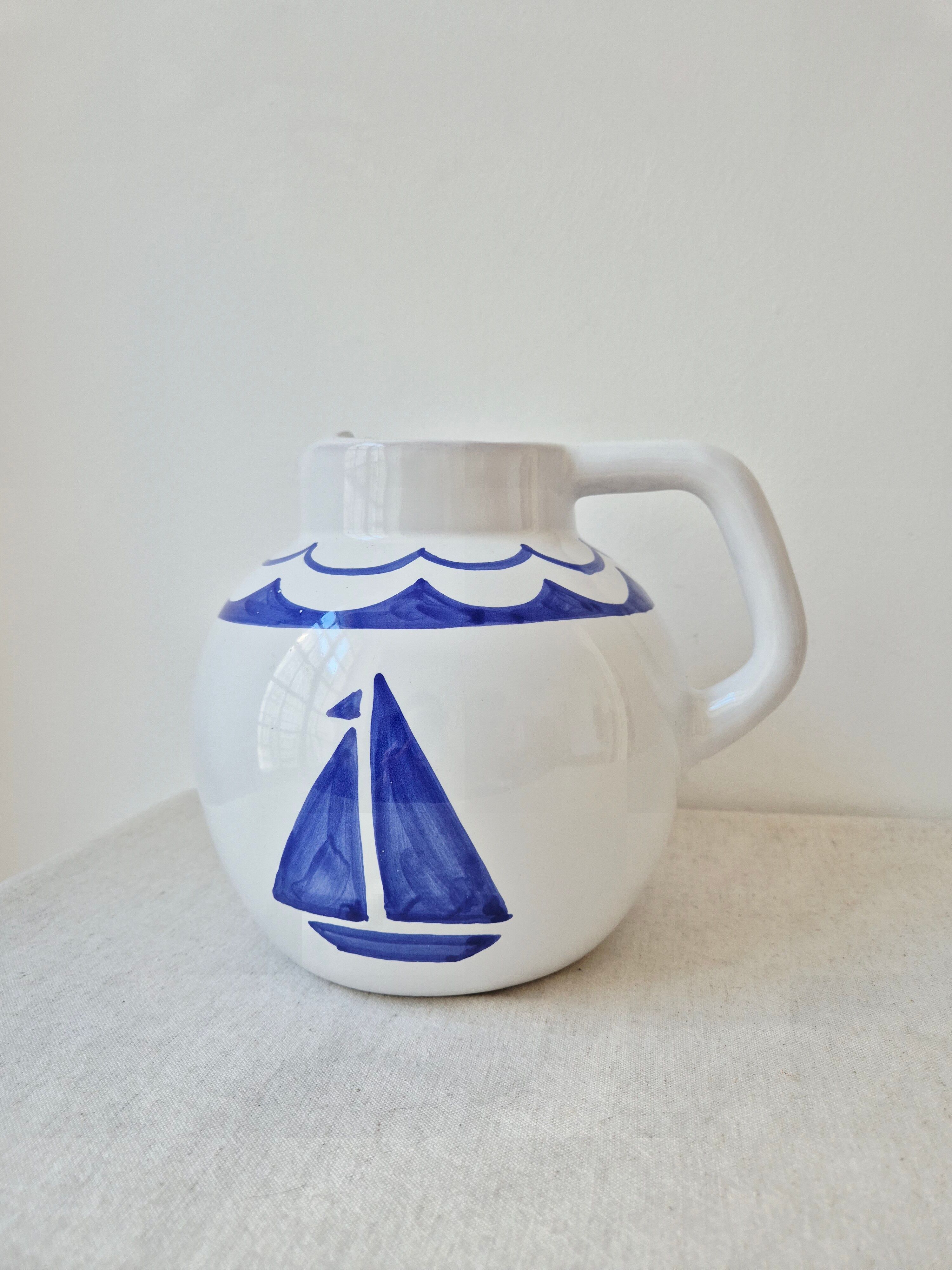 Hand-painted ceramic vase "Boat" - Signature Pauline