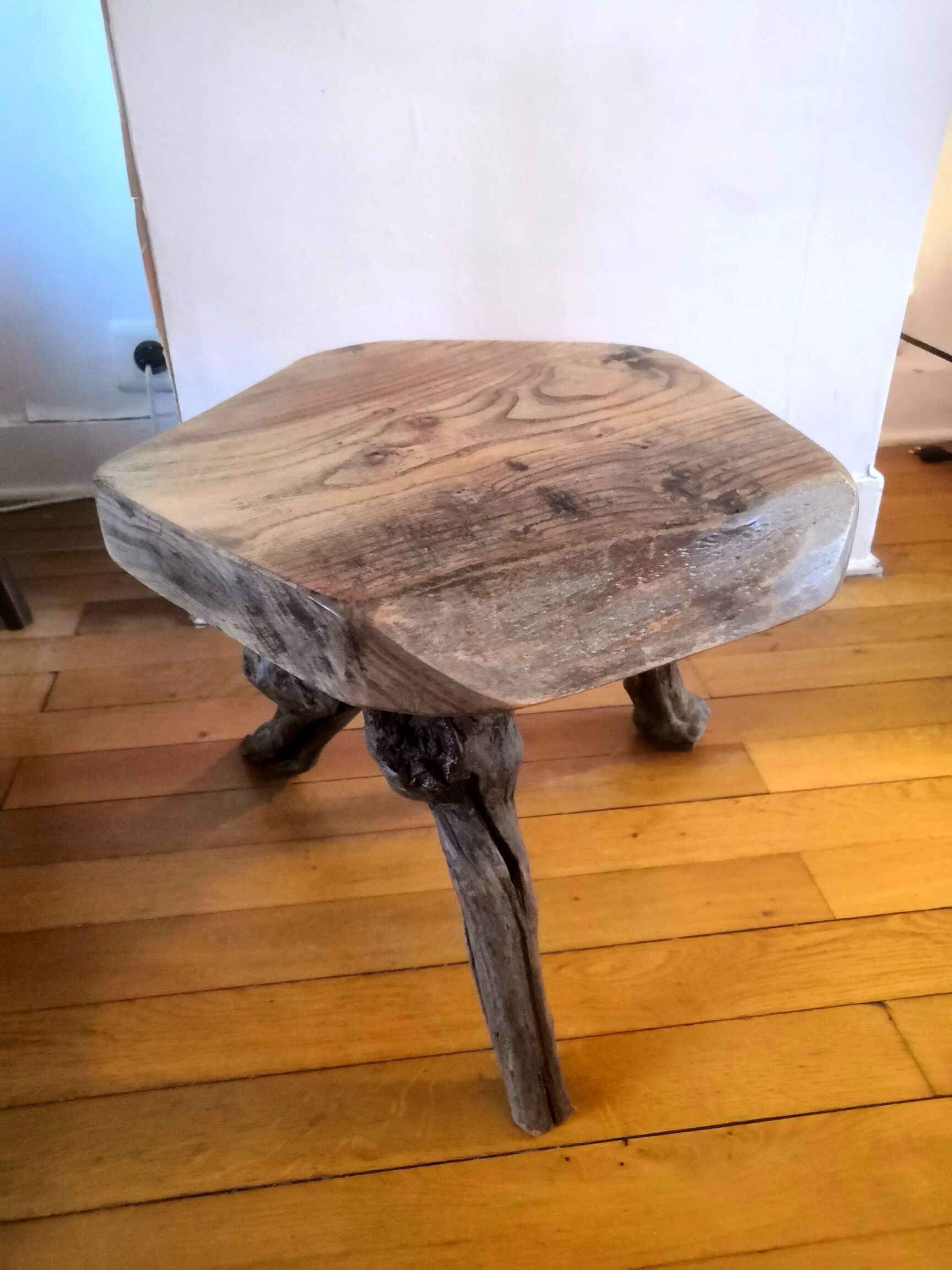 Brutalist tripod coffee table solid wood and 60s design living legs