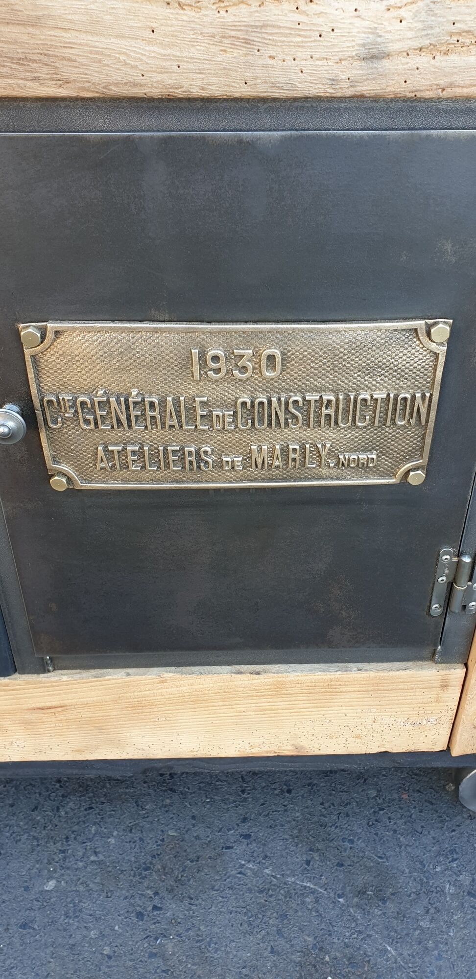 Industrial workbench