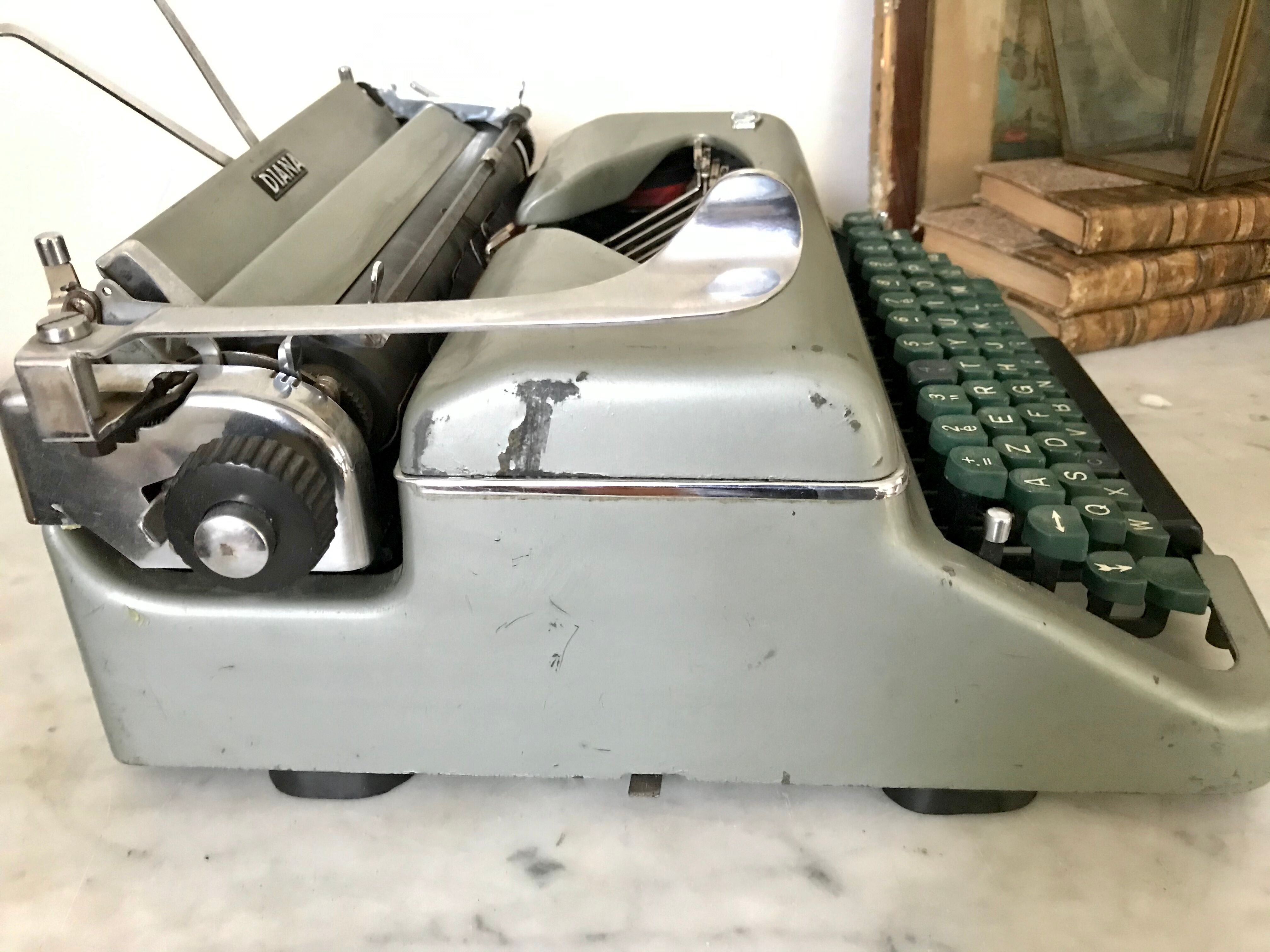 Royal Diana typewriter circa 1950