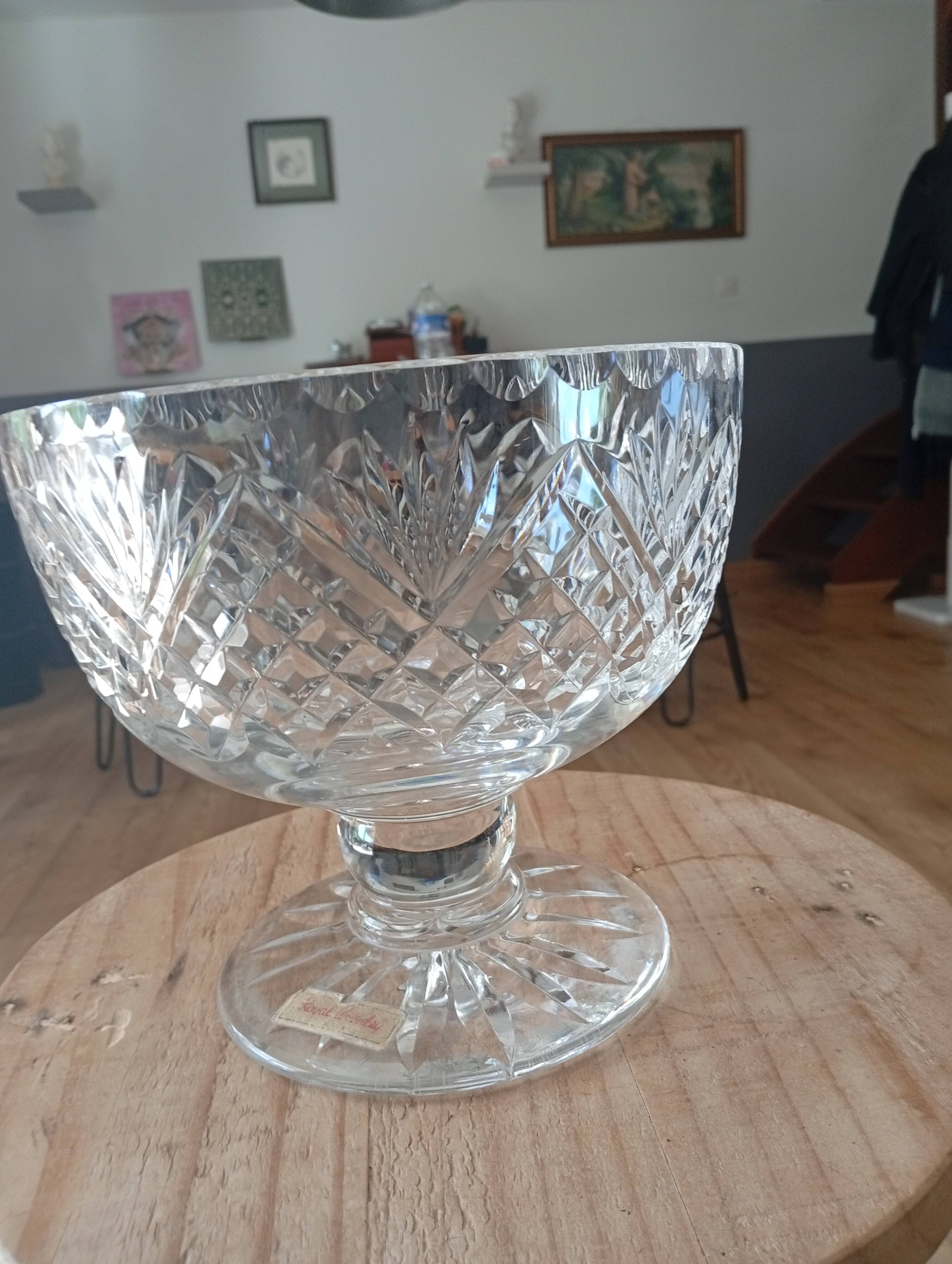 Crystal centrepiece