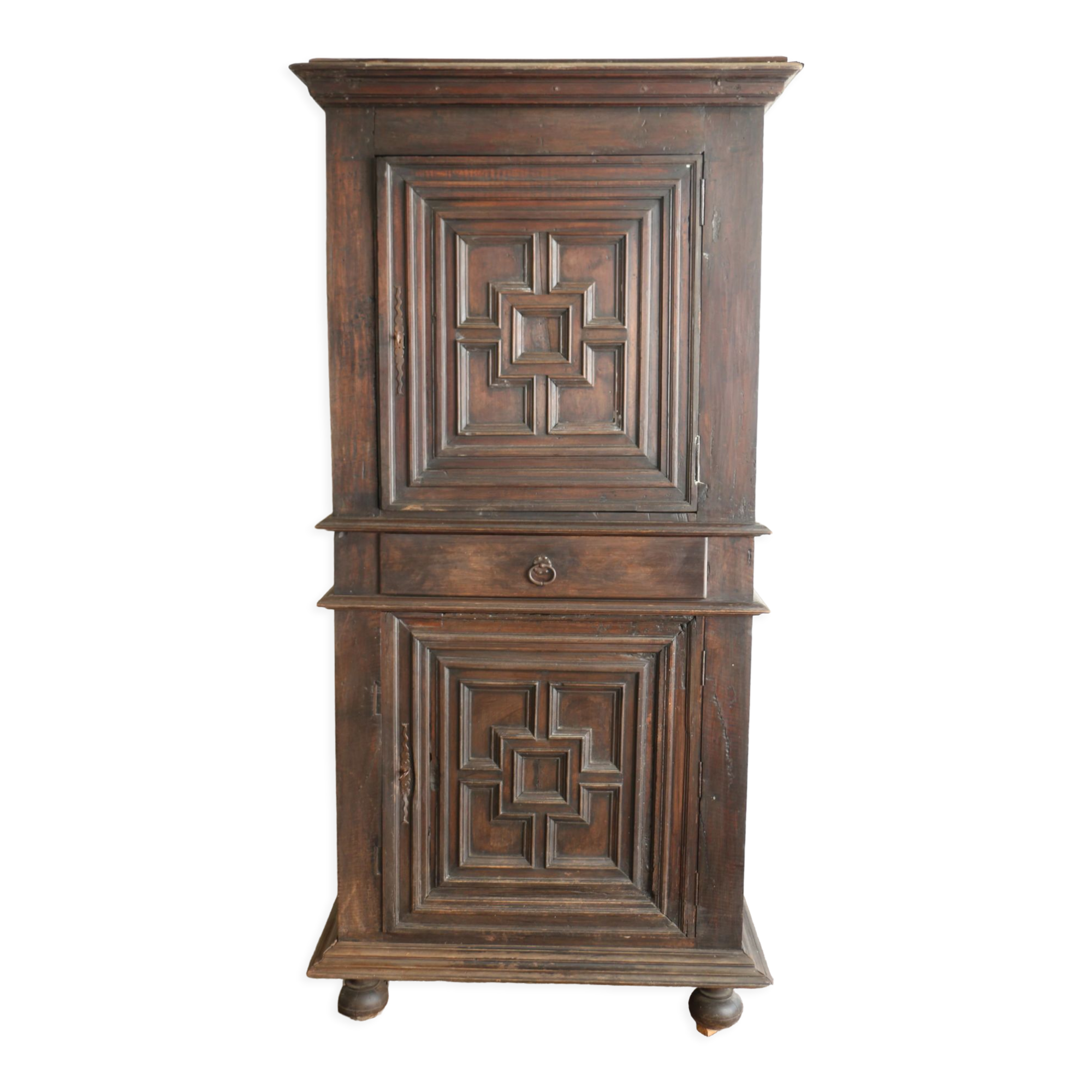 Standing man of Louis XIII period solid walnut