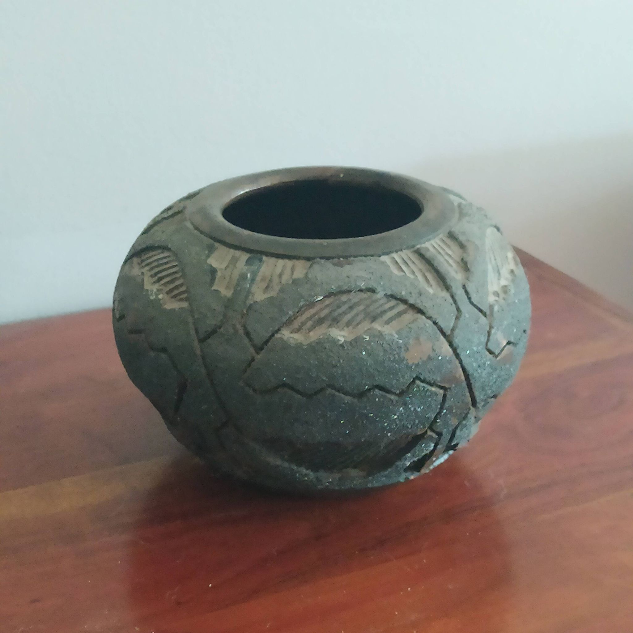 Vase boule poterie brésiliene provenance oyapock