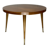 Table ronde italienne avec extrémités de jambe effilées en laiton, années 1950