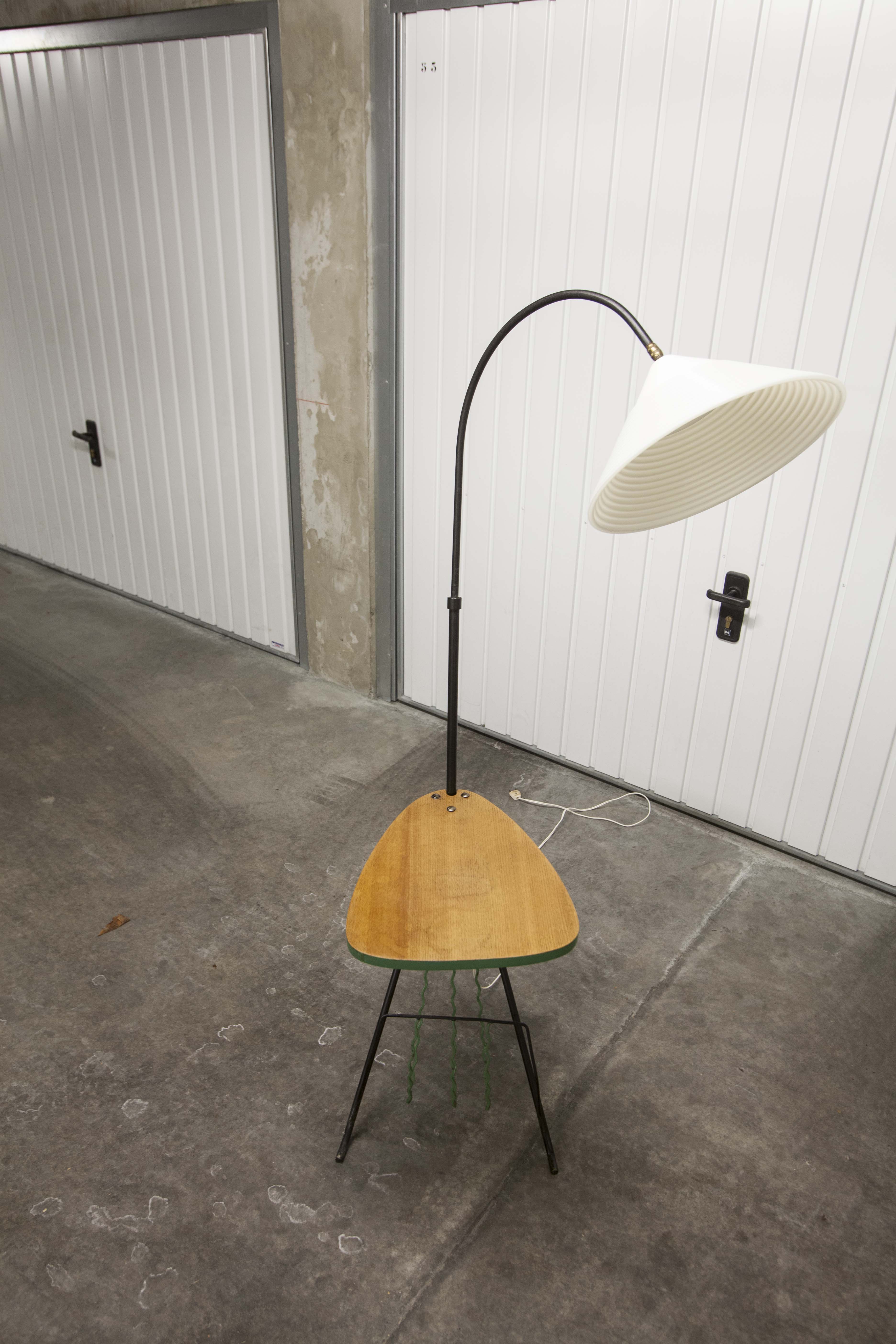 Floor lamp tripod Tablet door magazine 50 s