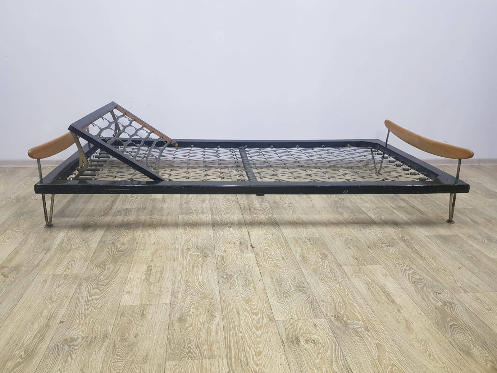 Bed, designed by Fred Ruf for Wohnbedarf, Switzerland, 1950s.No.2