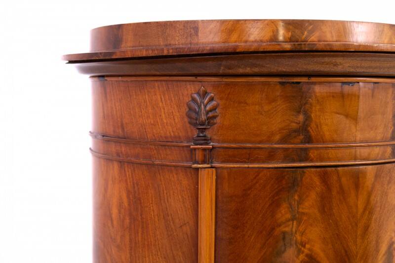 Intéressante commode Biedermeier, Europe du Nord, vers 1860.