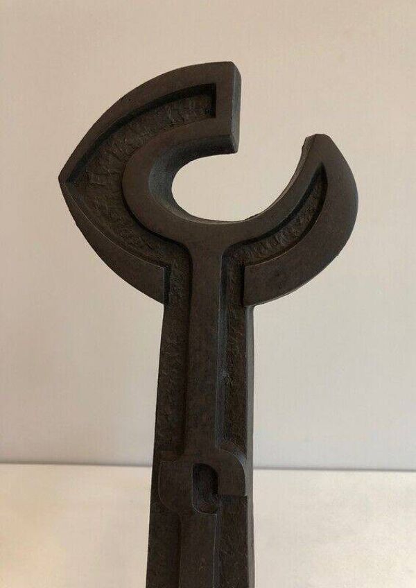 Paire de chenets modernistes en fonte et fer forgé