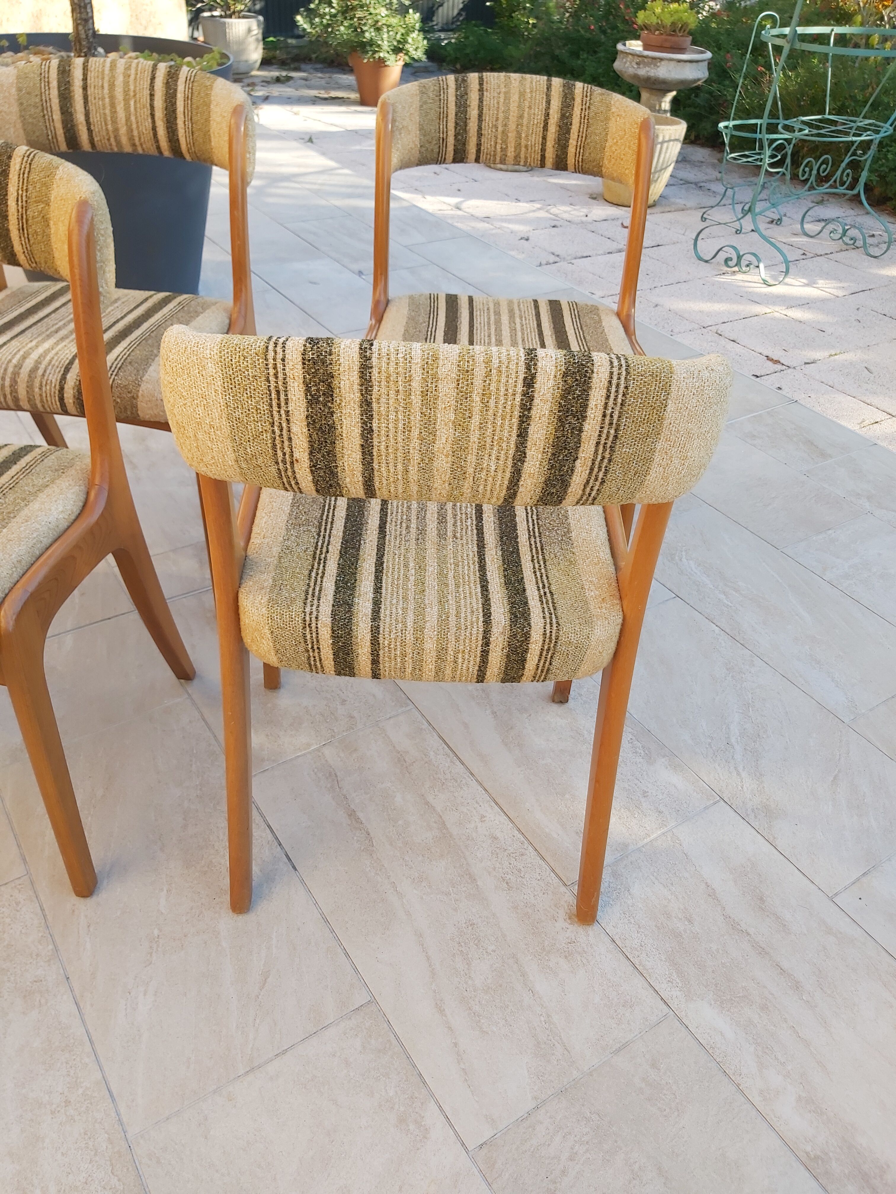 4 chairs wood and fabric 70s