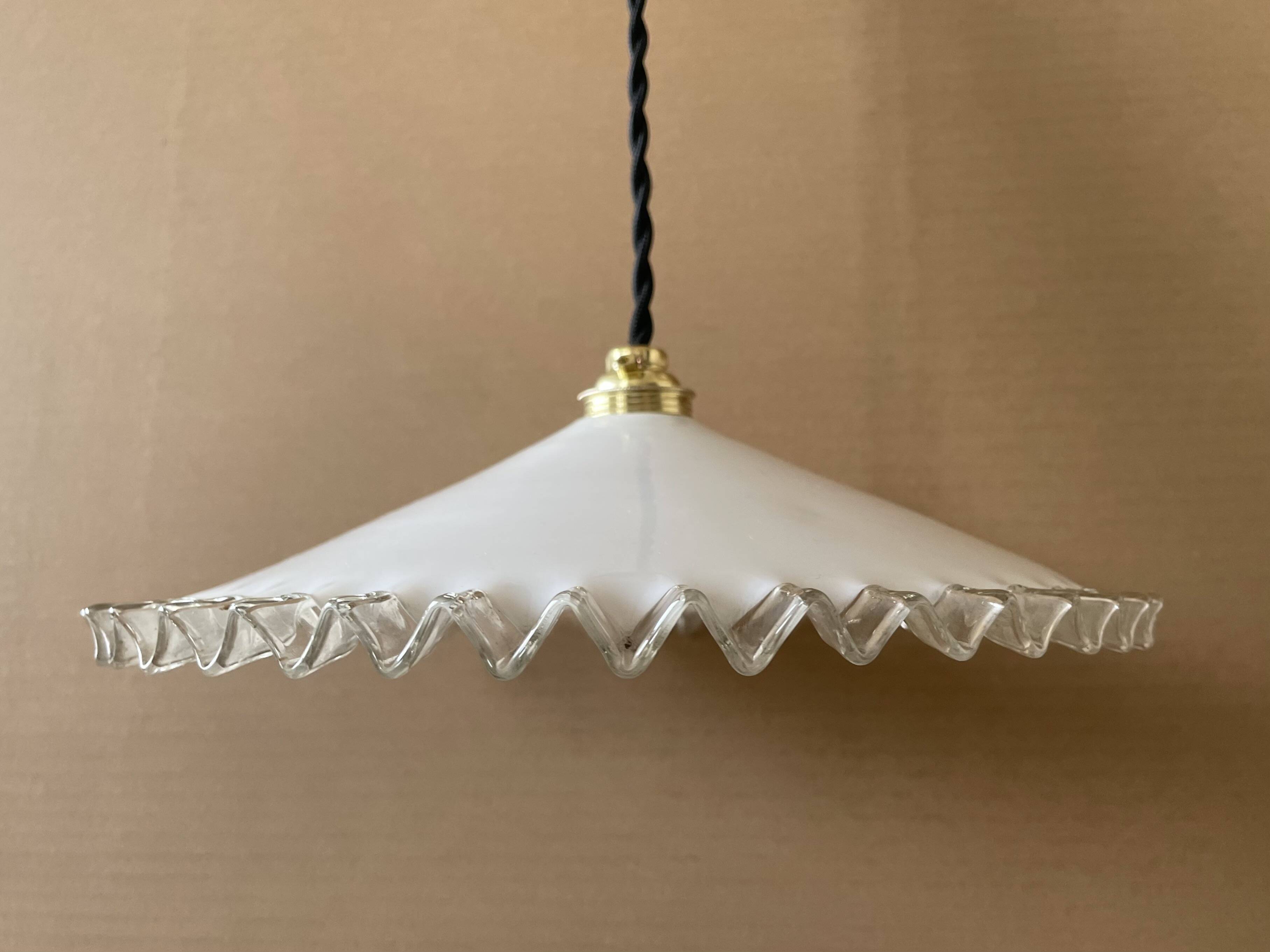 Suspension opaline ancienne