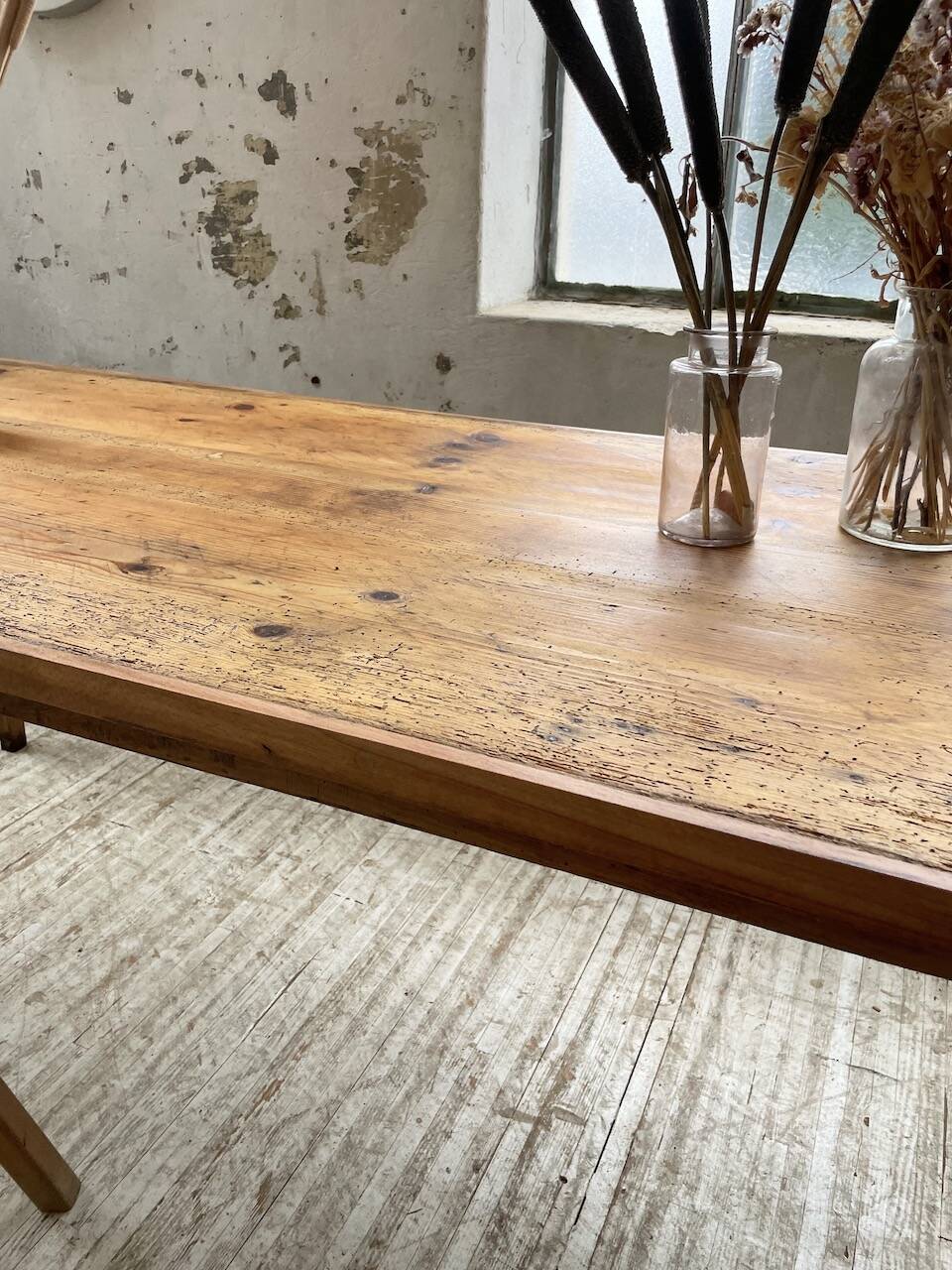 Farmhouse table with spindle legs 2m