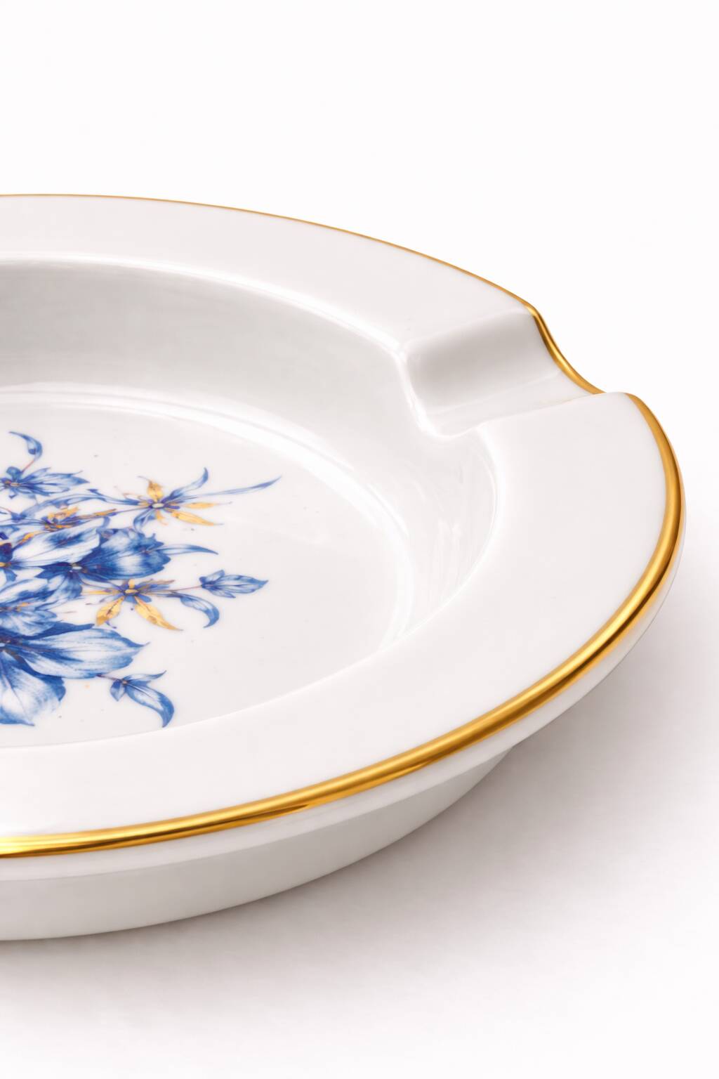 Circular Porcelain Ashtray from Meissen - Blue and Gold Floral Pattern