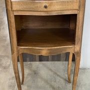 Table de chevet un tiroir une niche style Louis XV