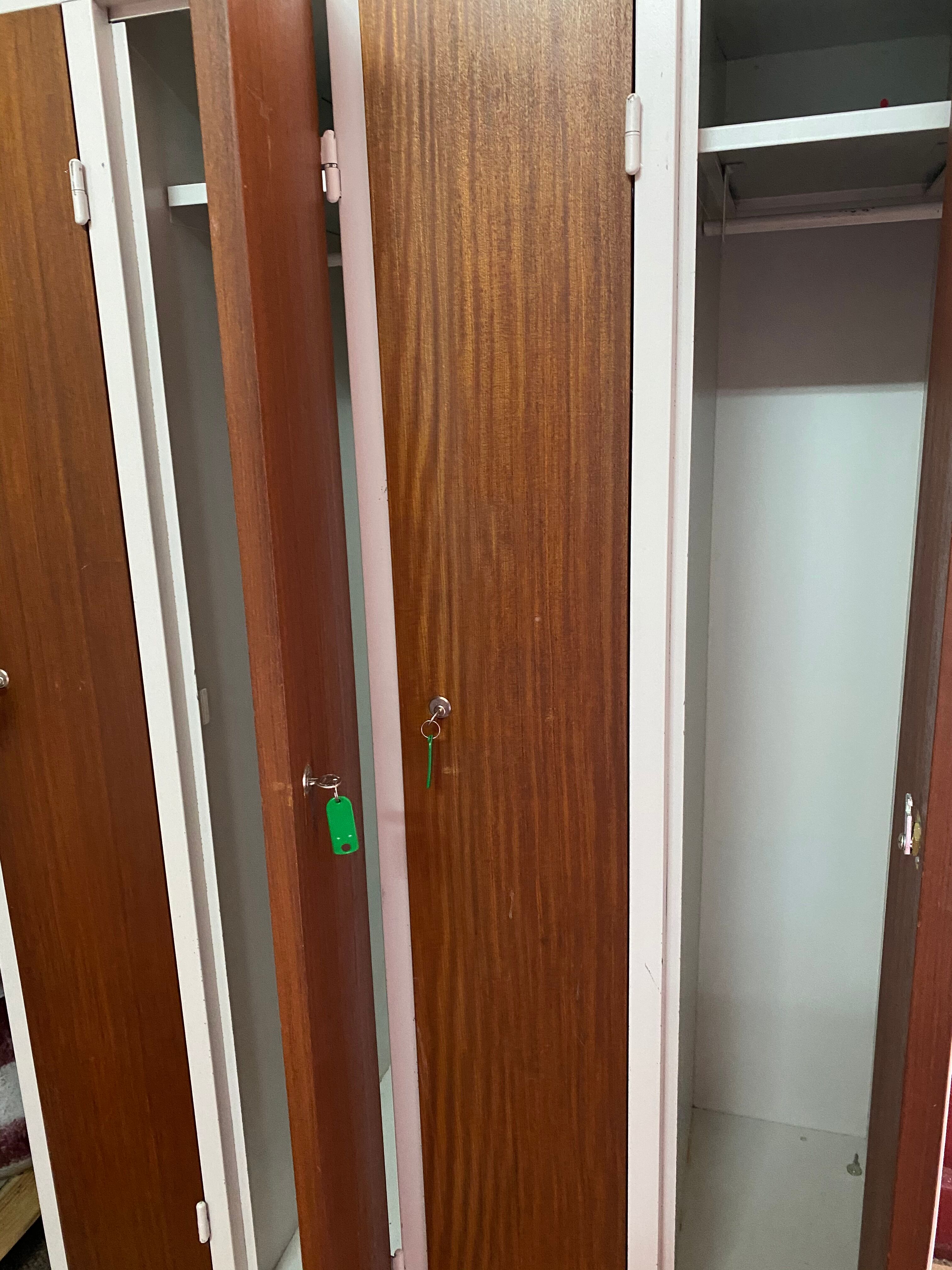 Casiers industriels en teck mi-siècle modernes