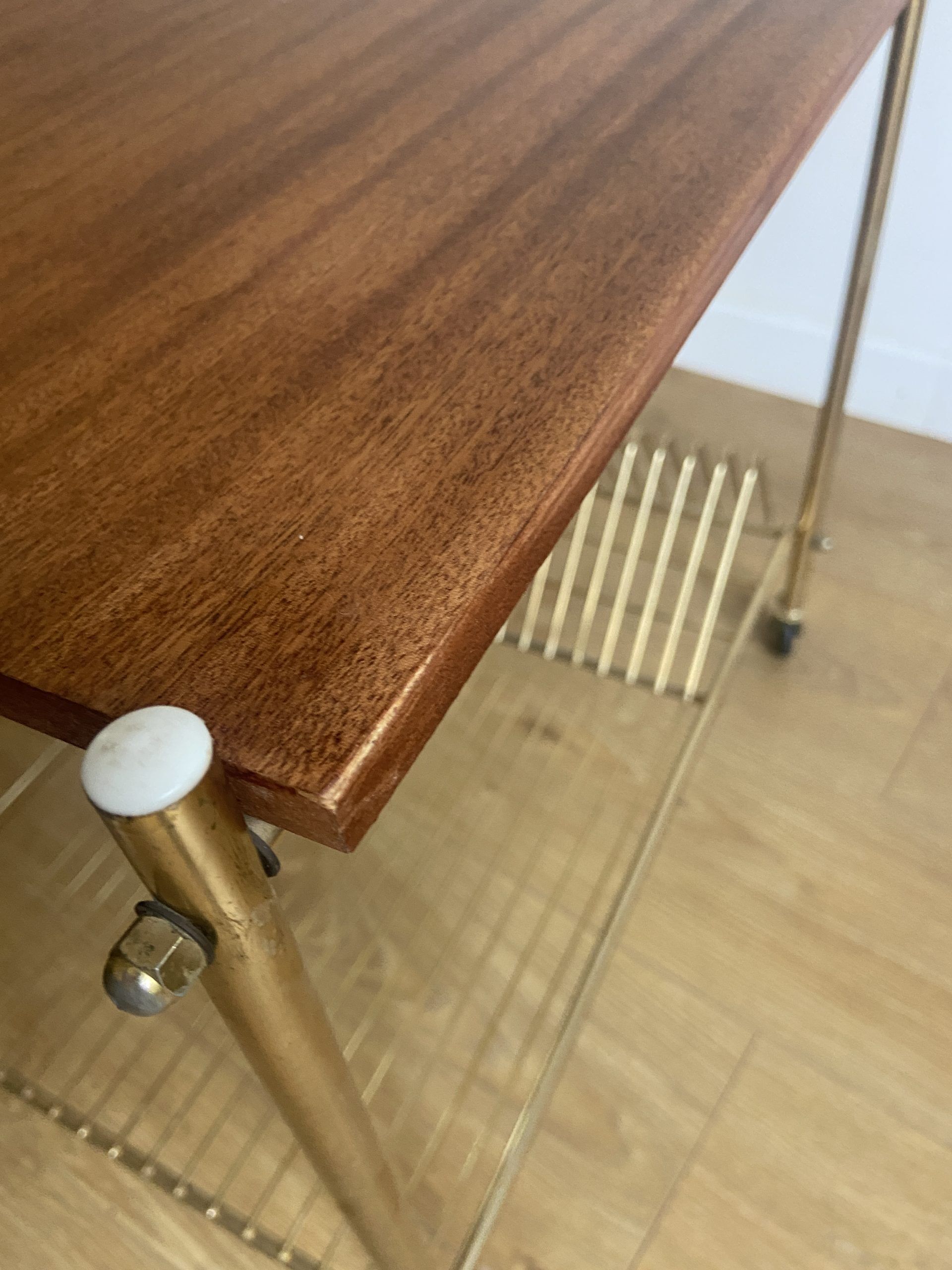 Side table vinyl door with wheels