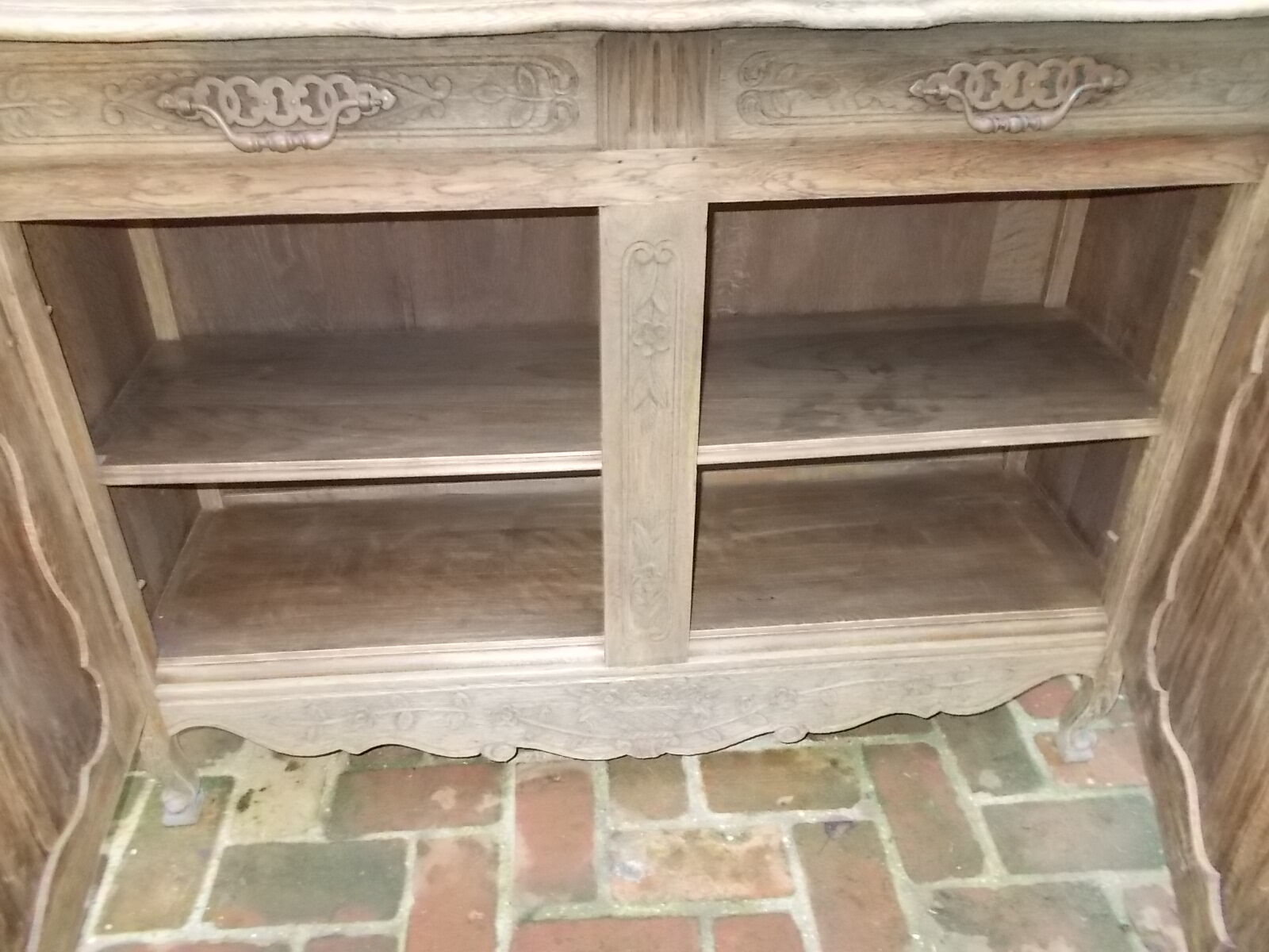 Country-style sideboard