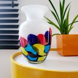 Multi color glazen vaas, primaire kleuren met wit glas