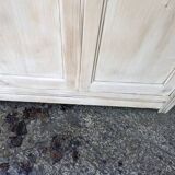 Armoire en bois naturel