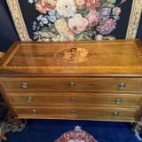 Grande commode Louis XVI 3 tiroirs décor marqueté scène Antique fin XVIIIe