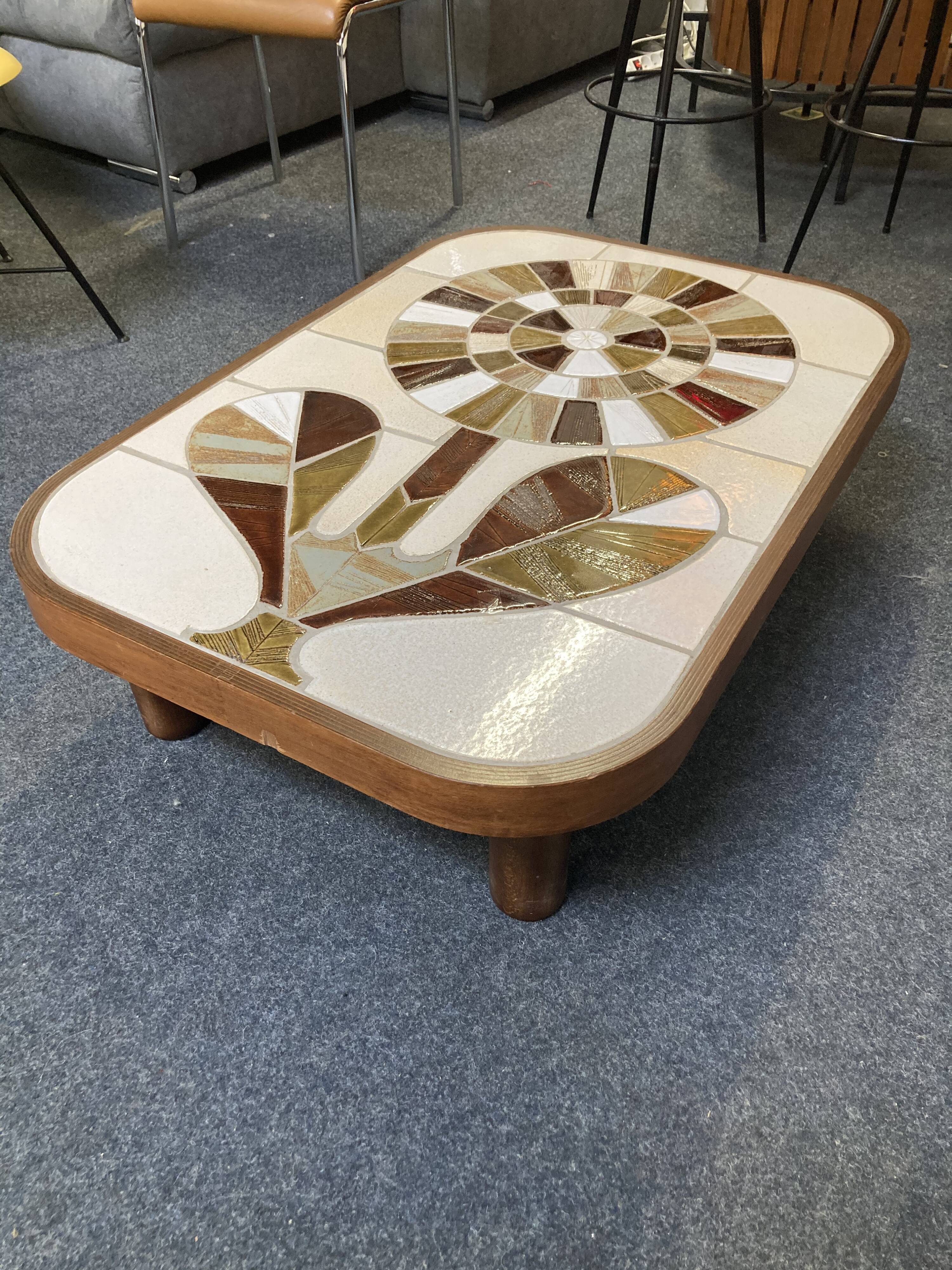 Ceramic coffee table Roger Capron shogun flower