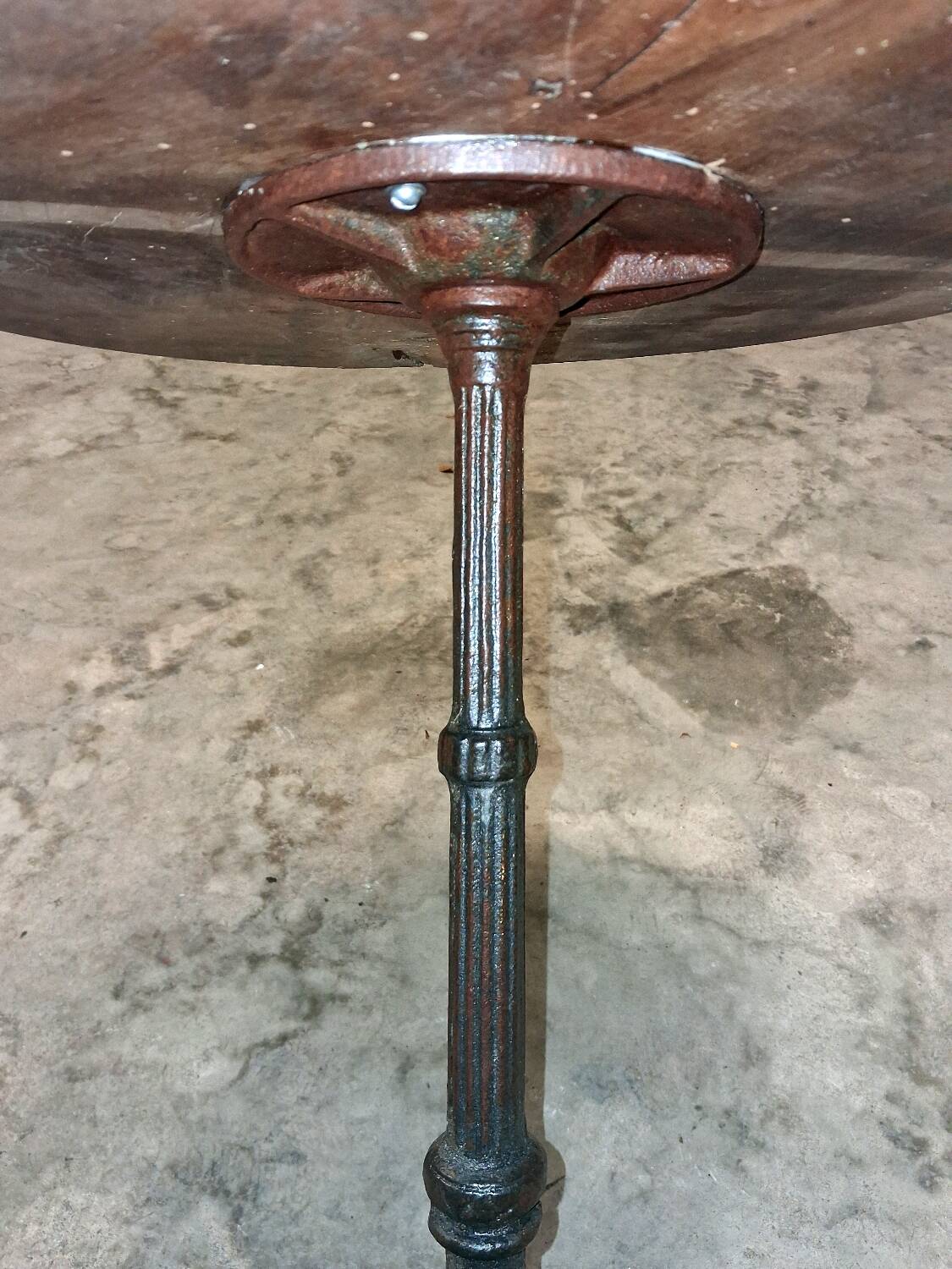 Authentic bistro guéridon table