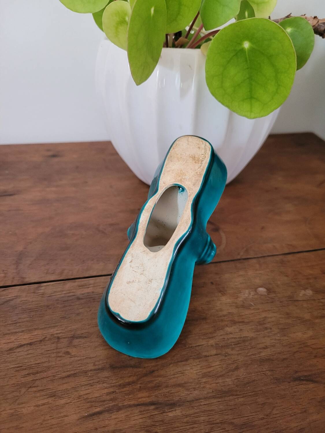 Glazed porcelain salt cellar