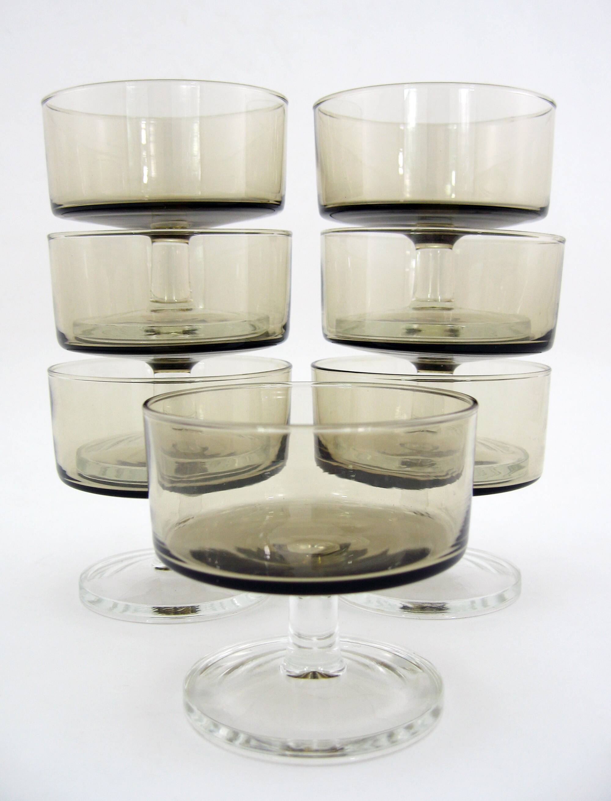 7 champagne glasses in smoked brown glass - Cavalier Sweden Luminarc Arcoroc France - vintage 70s