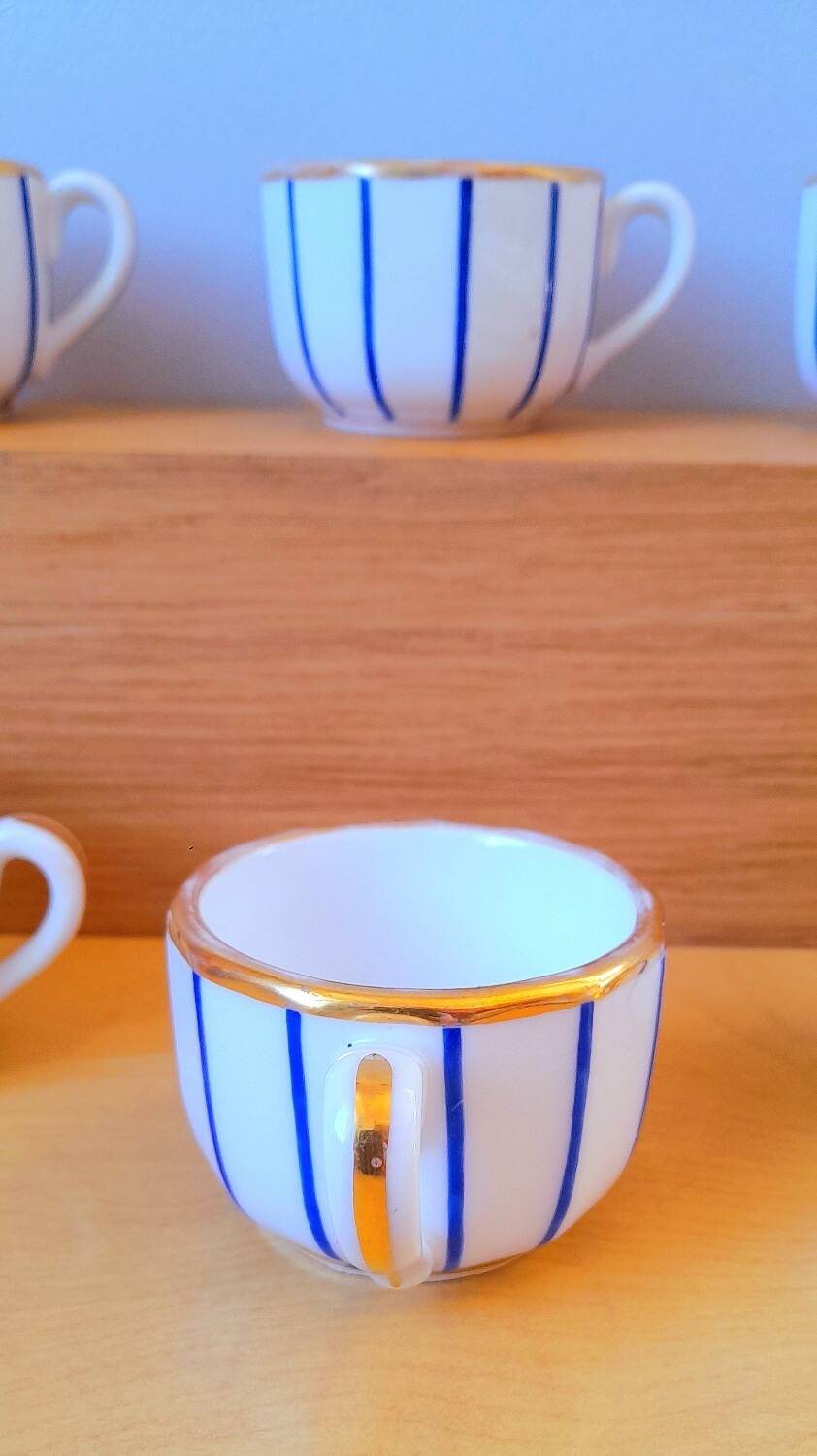 Service of 6 80s coffee cups
