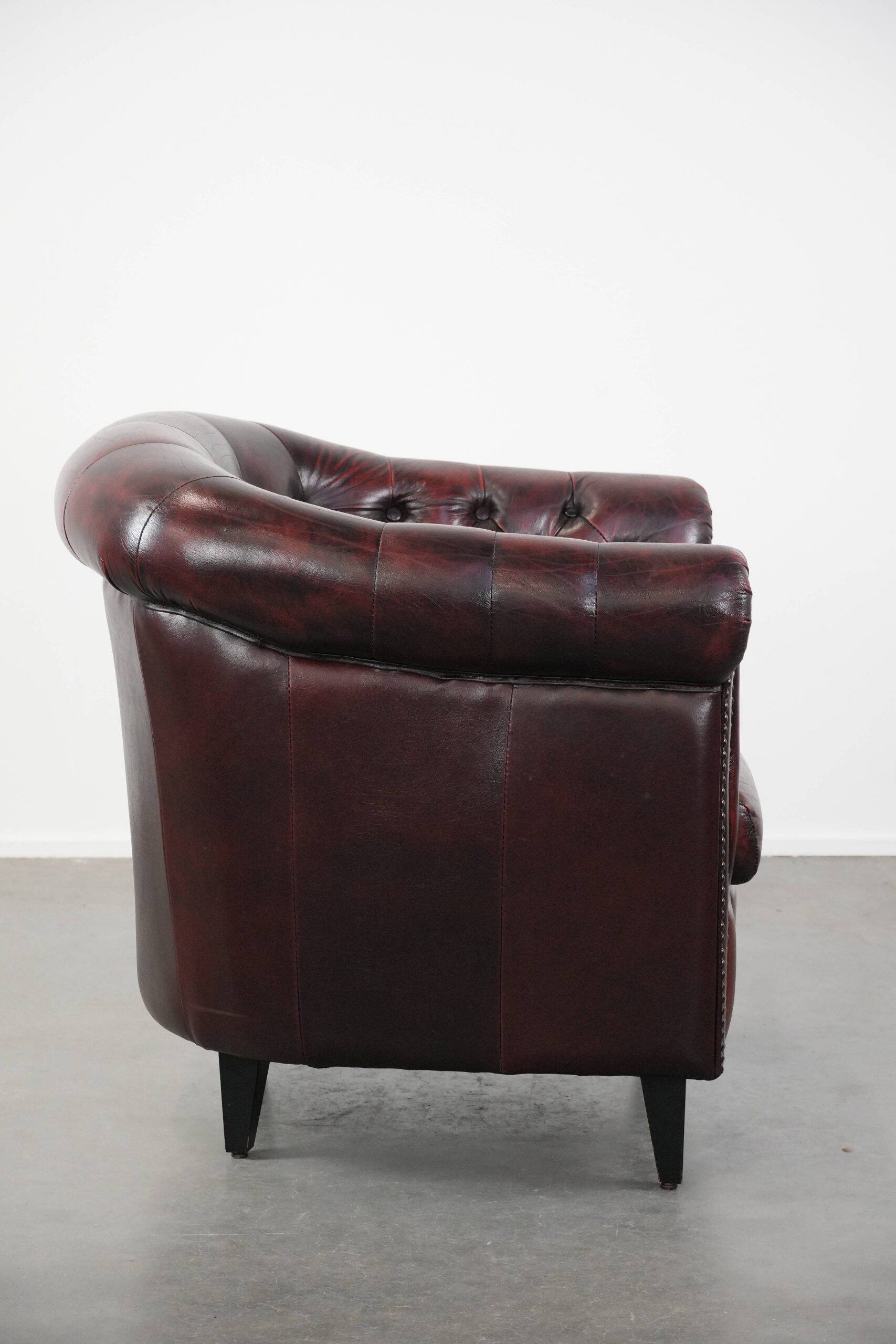 Cow leather Chesterfield club armchair in classic English style