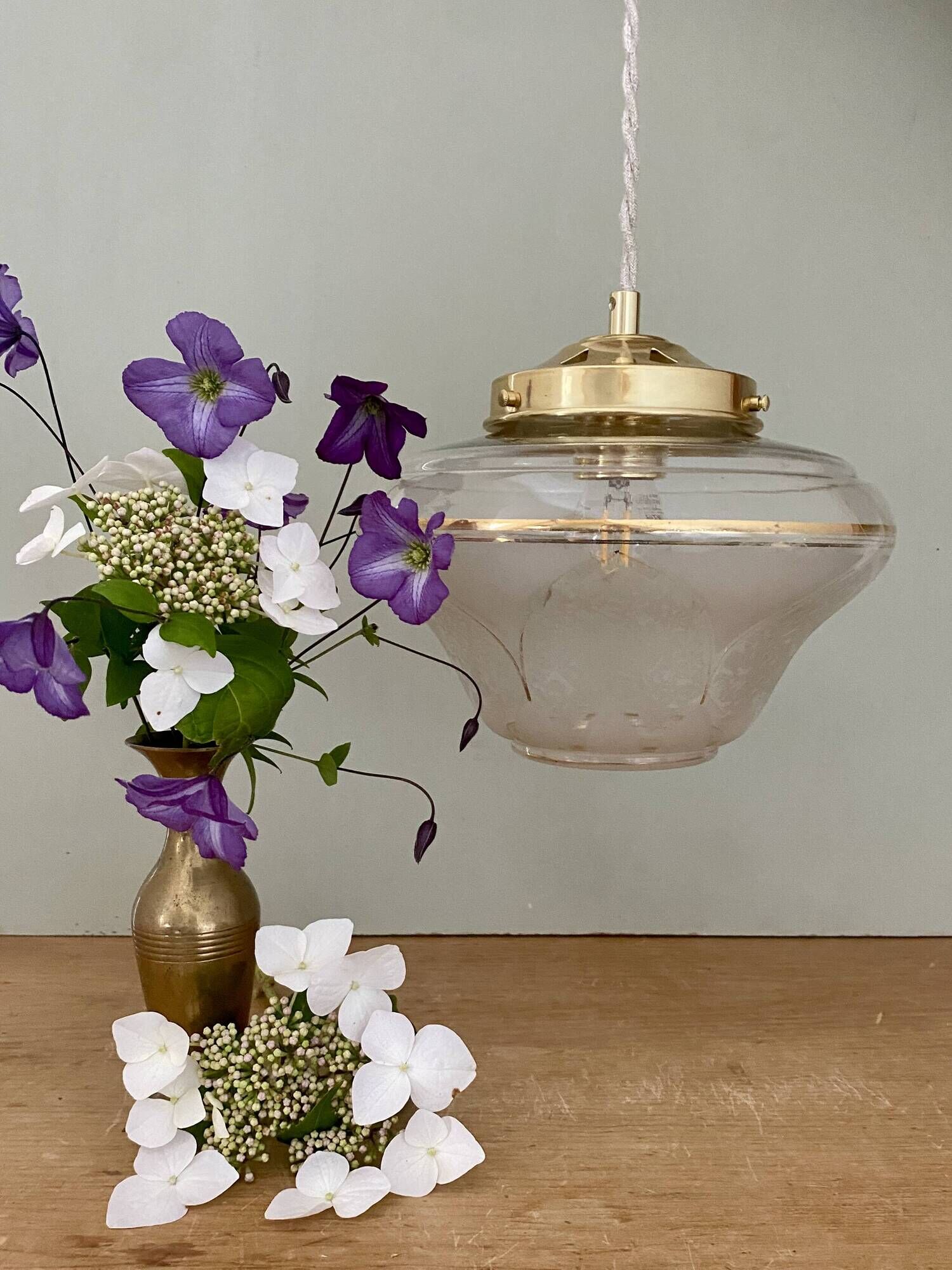 Vintage art deco globe pendant light in white and gold frosted glass