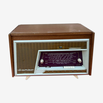 Radio turntable